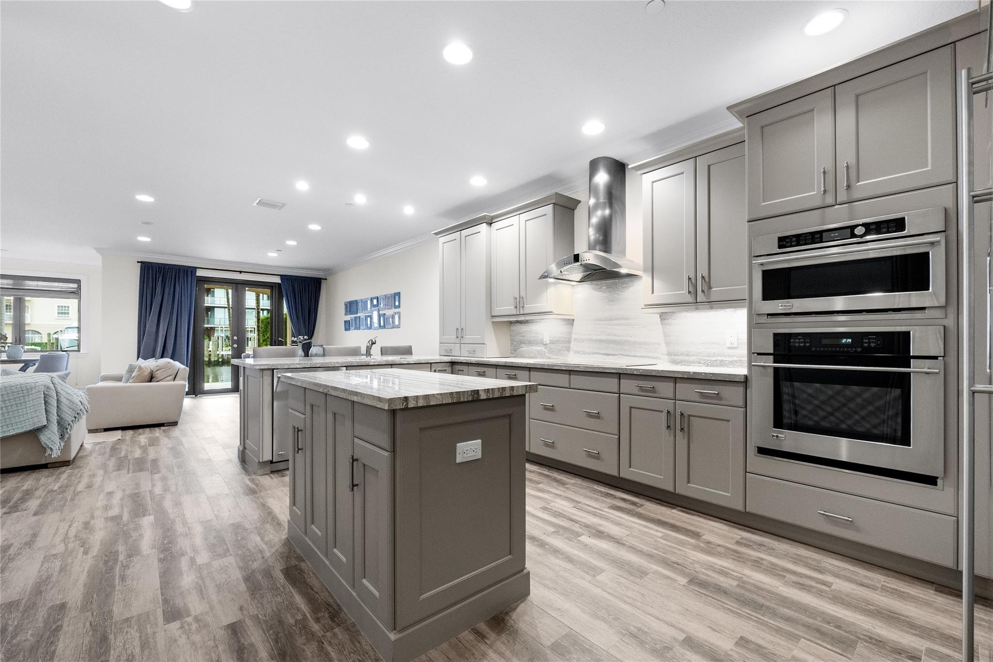 105 Isle Of Venice Drive 105