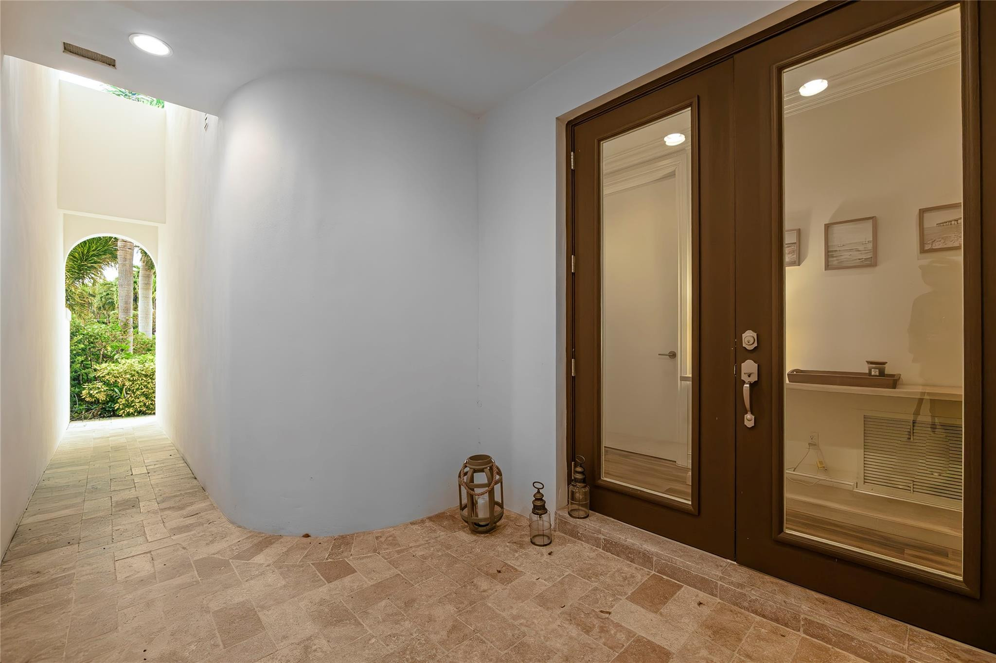 105 Isle Of Venice Drive 105