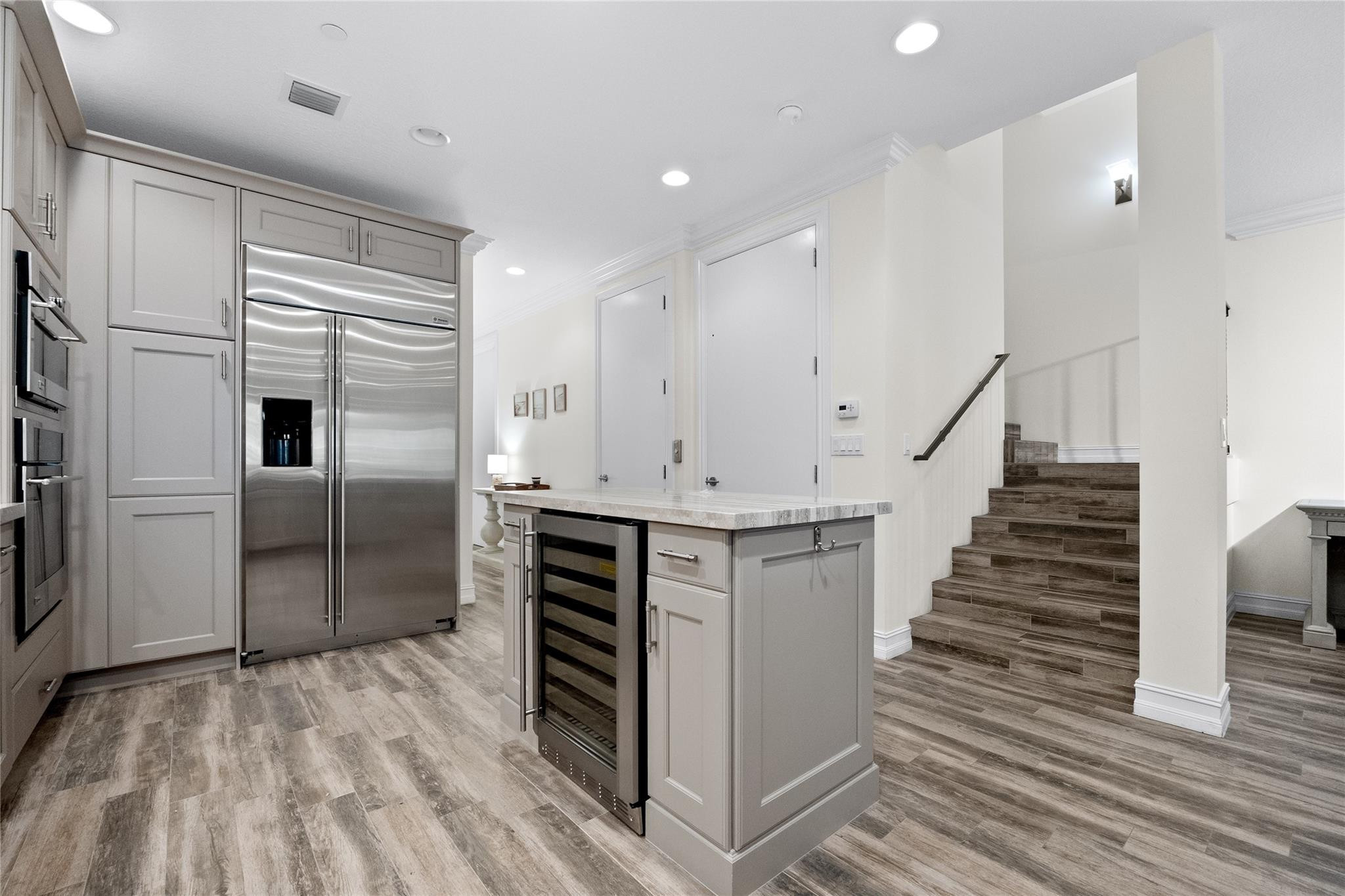 105 Isle Of Venice Drive 105