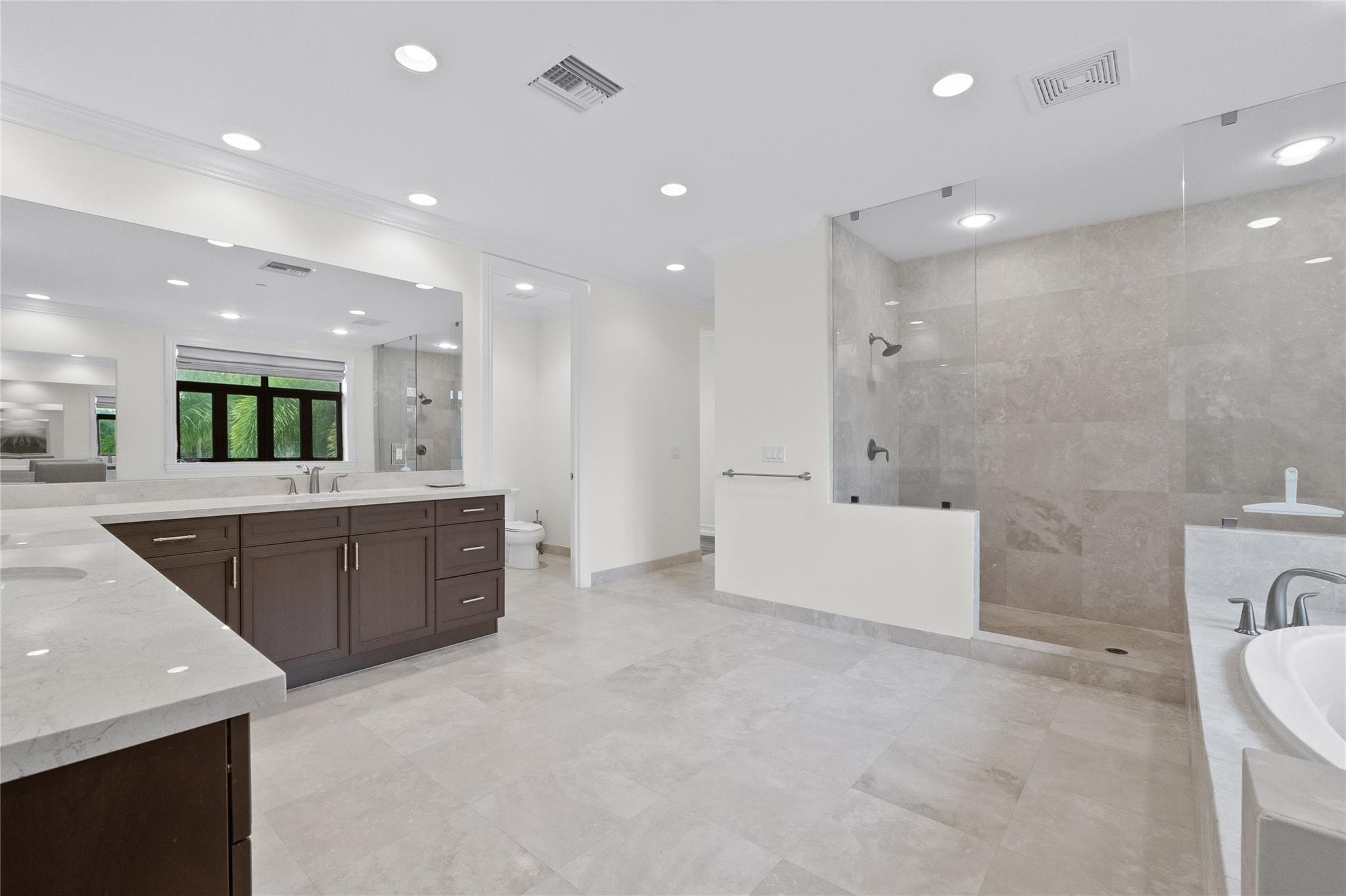 105 Isle Of Venice Drive 105