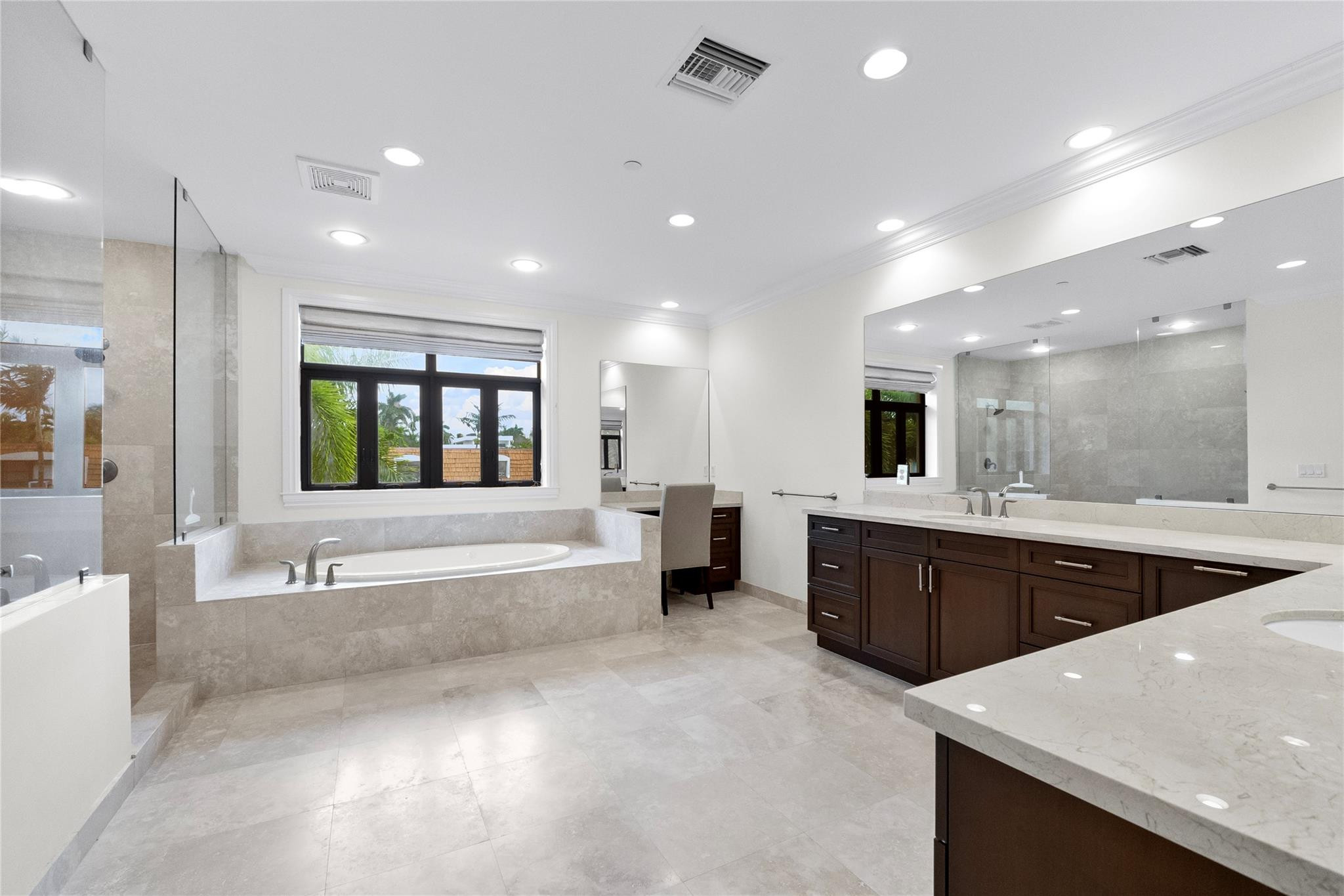 105 Isle Of Venice Drive 105
