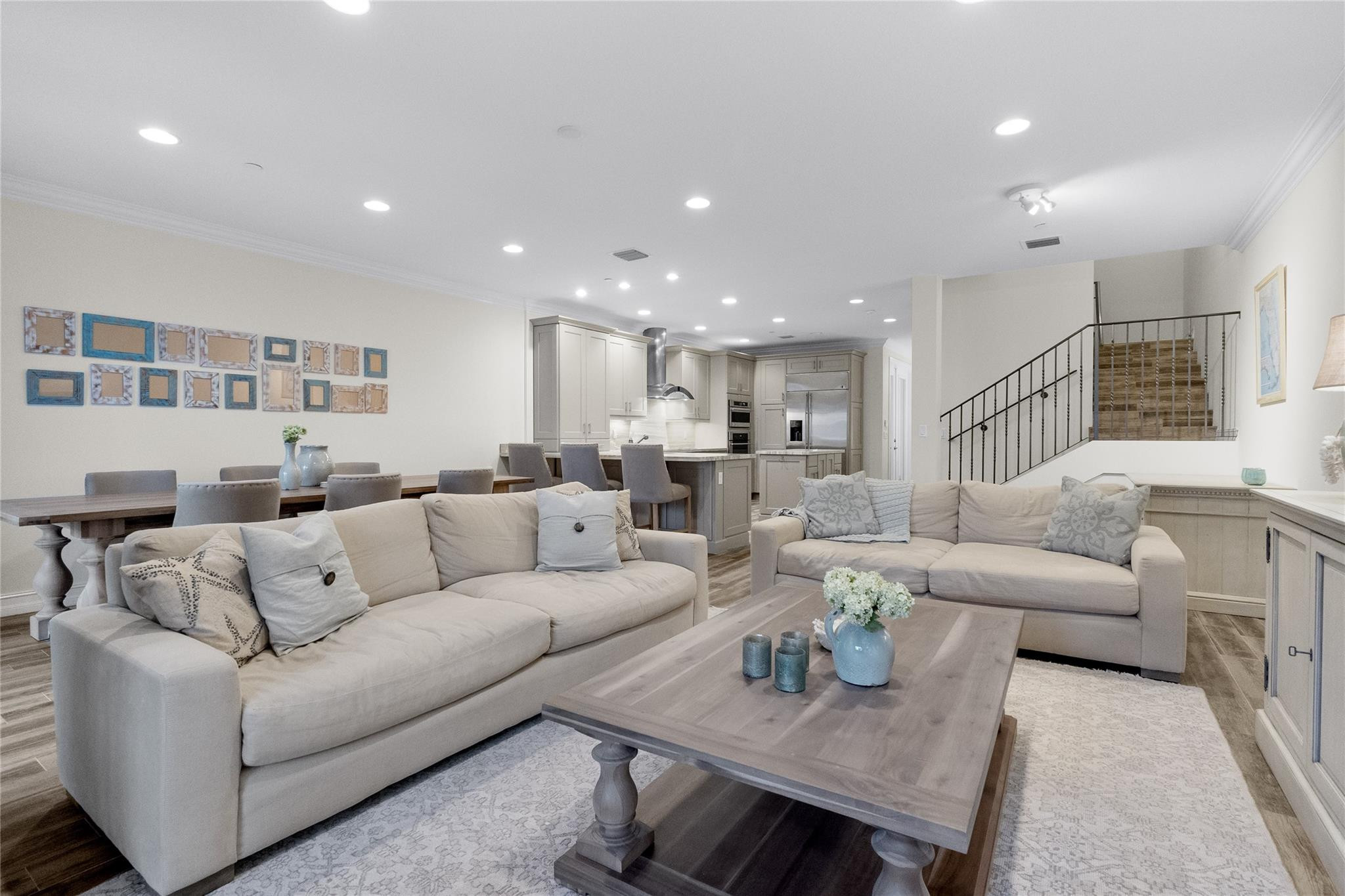 105 Isle Of Venice Drive 105