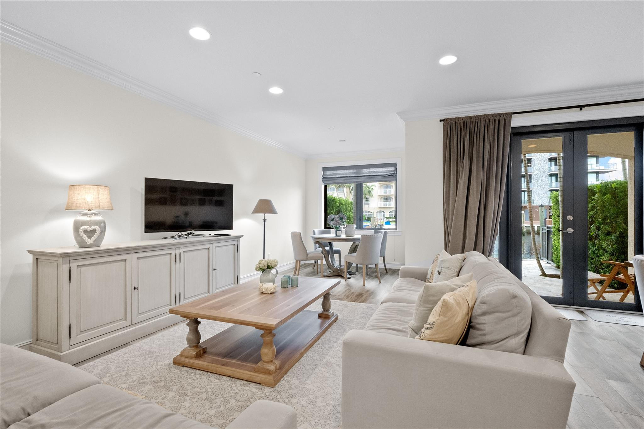 105 Isle Of Venice Drive 105