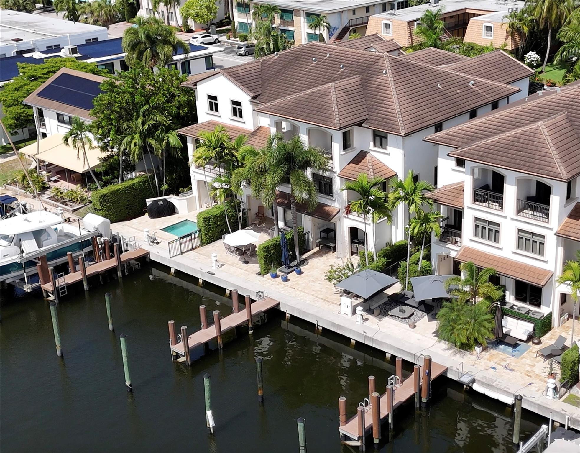 105 Isle Of Venice Drive 105