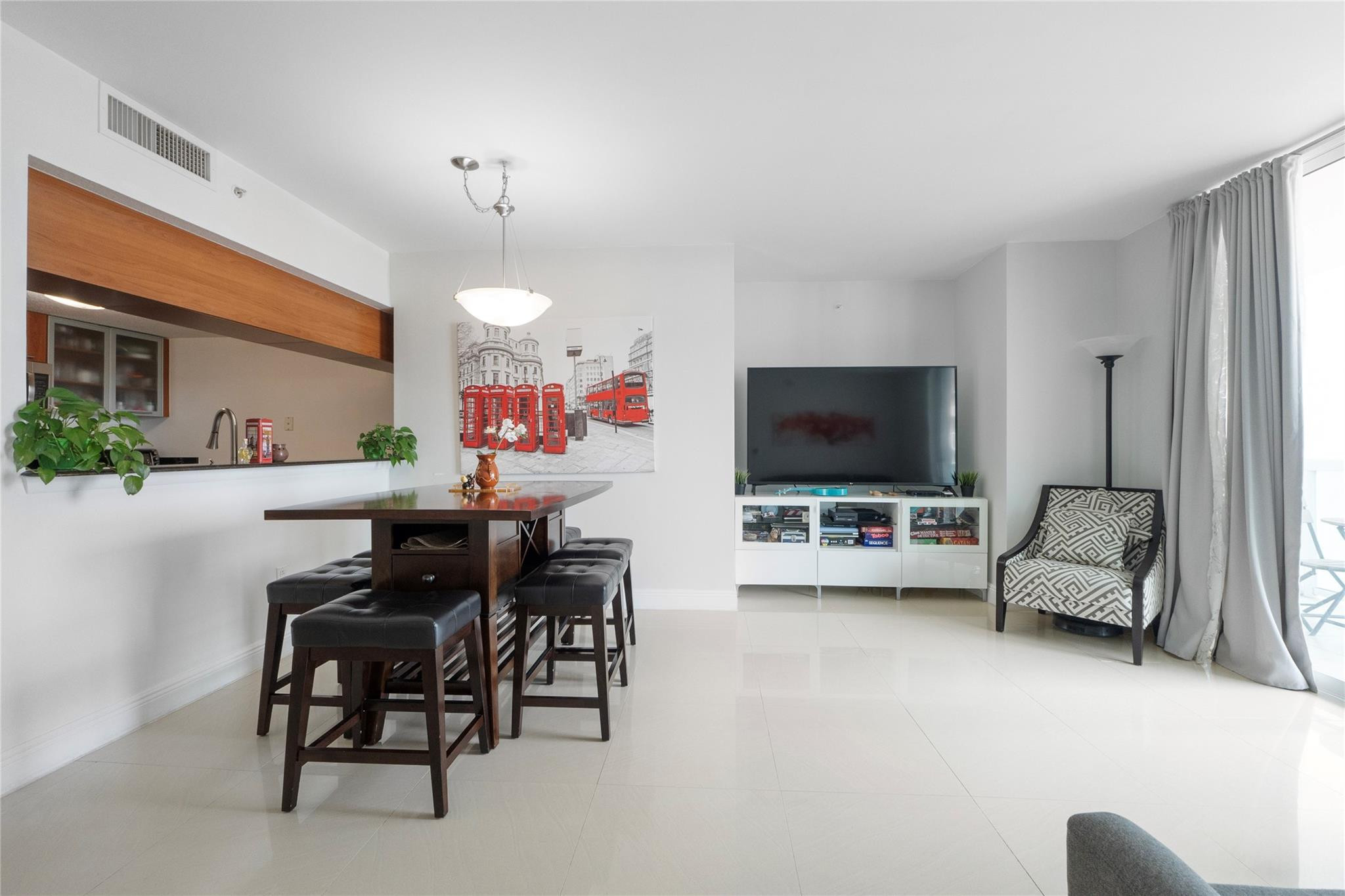 1800 N Bayshore Drive 2402