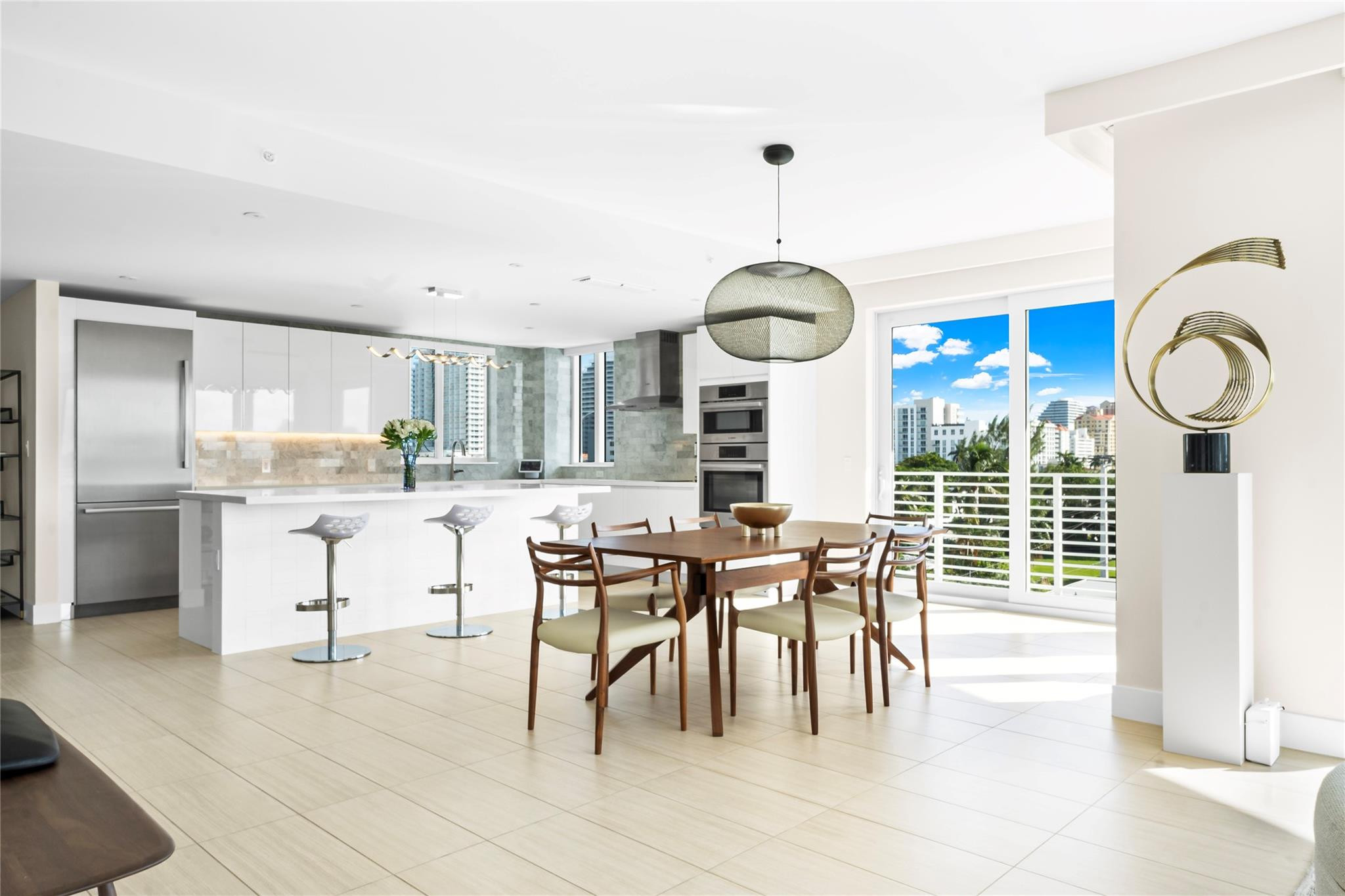 612 Bayshore Drive 402