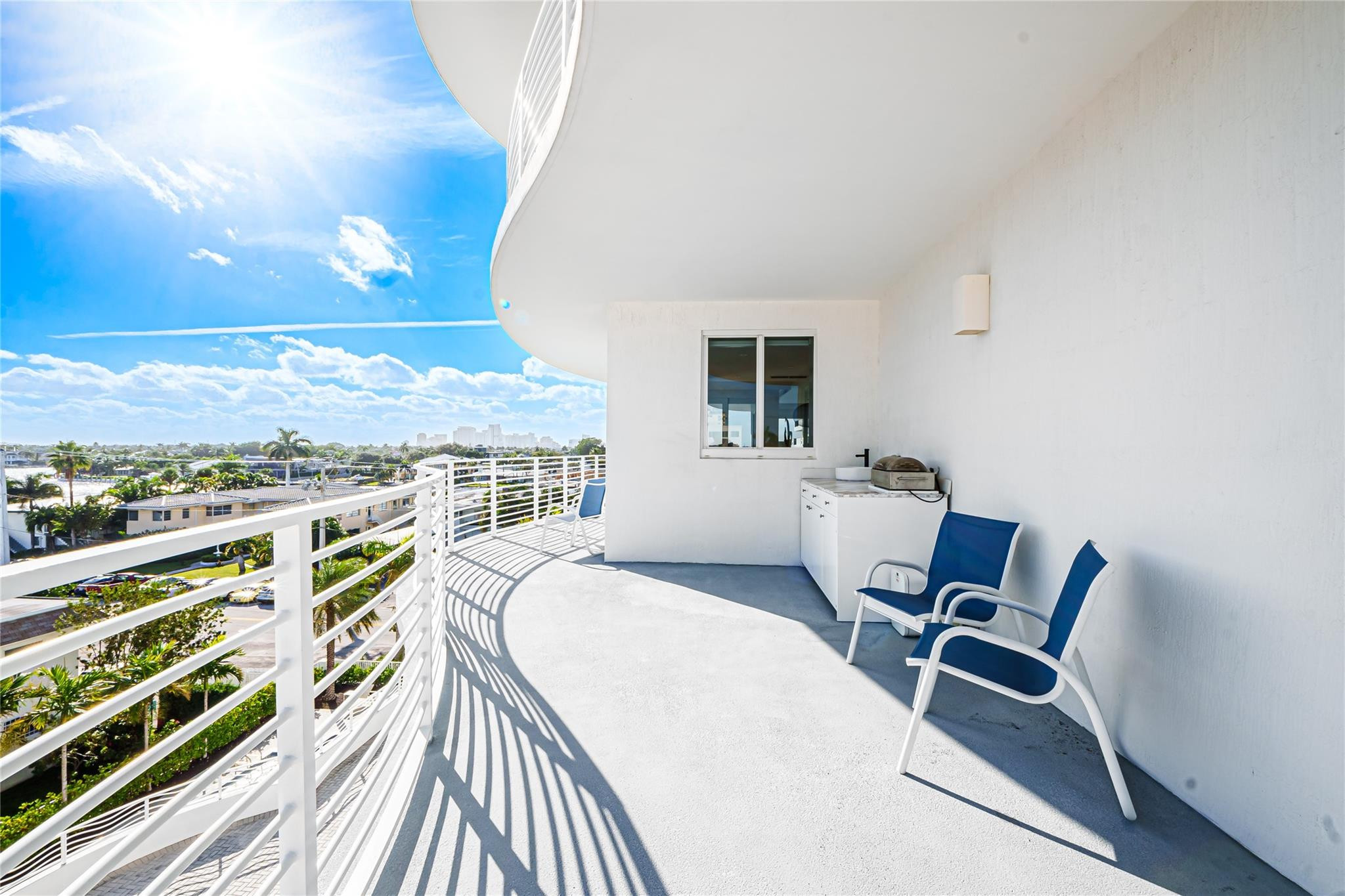 612 Bayshore Drive 402