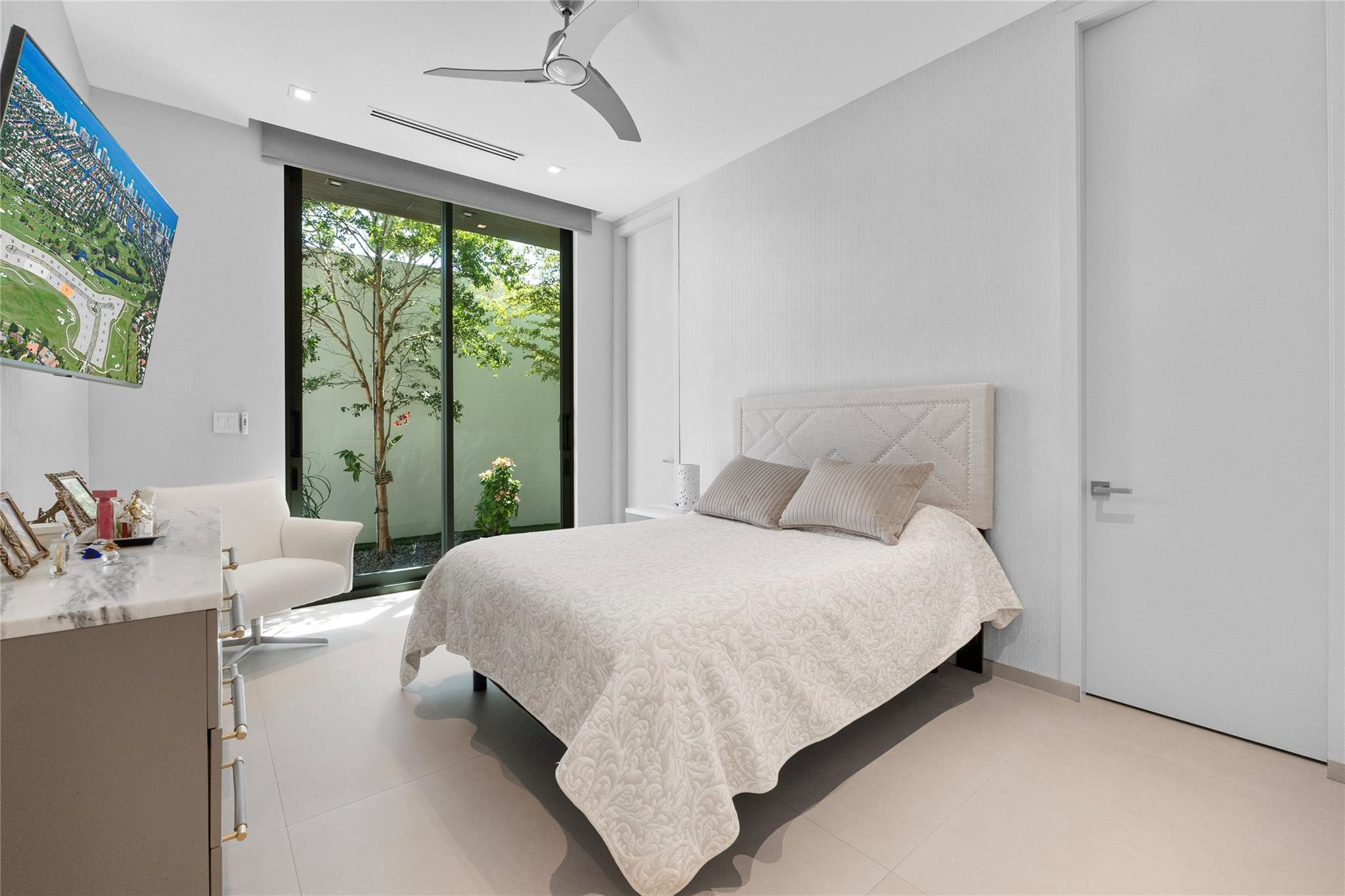 3917 Country Club Lane