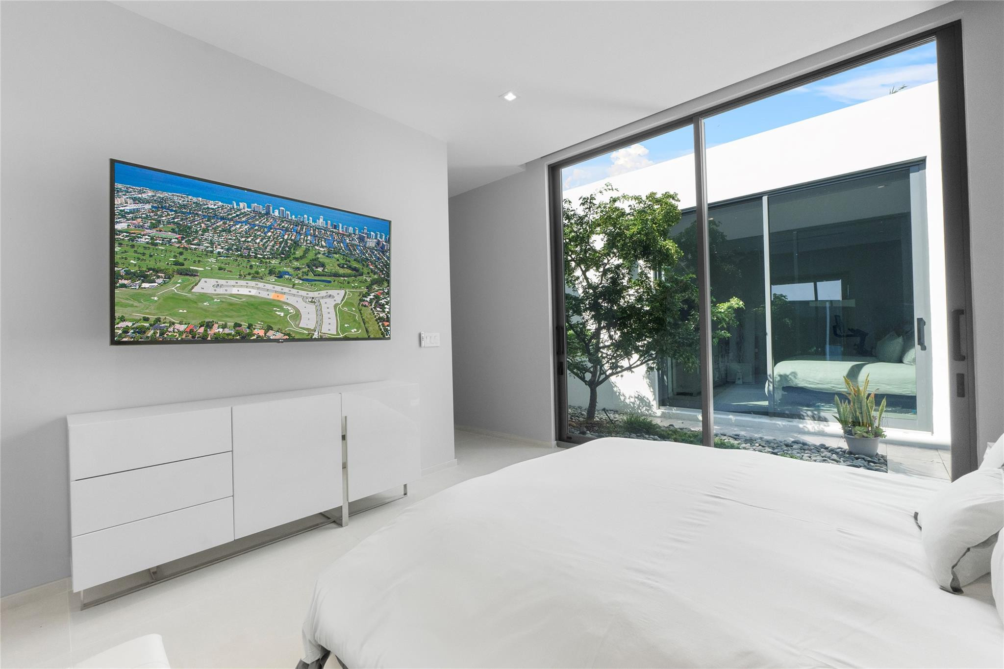 3917 Country Club Lane