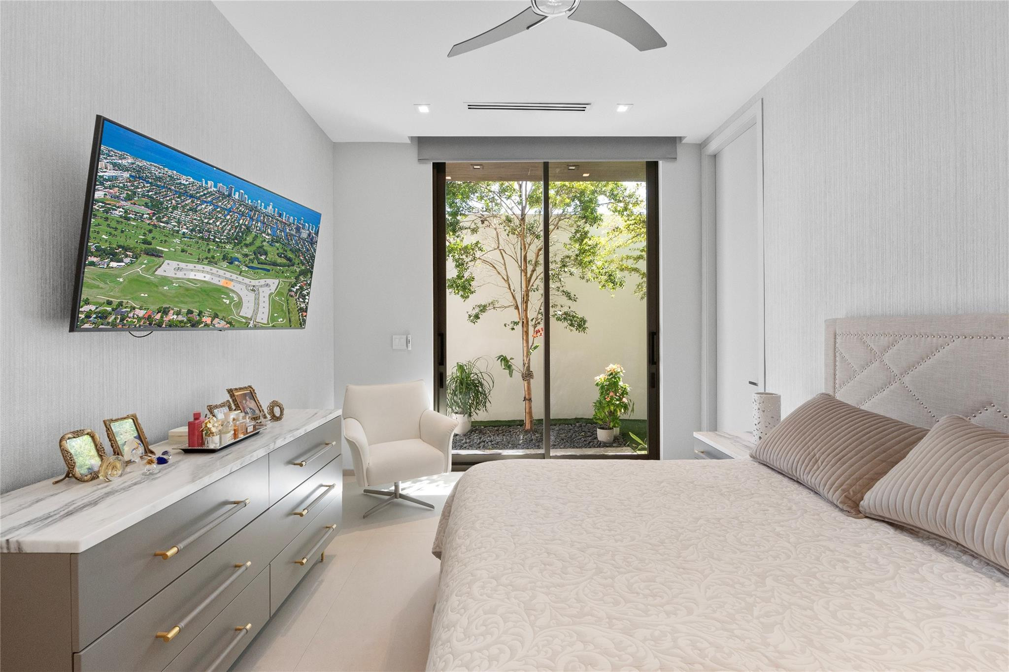 3917 Country Club Lane