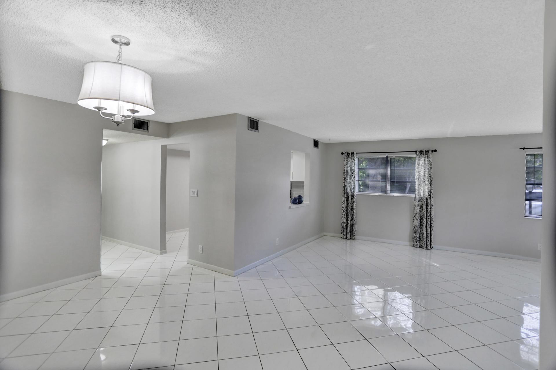 1821 NE 40th Court 307