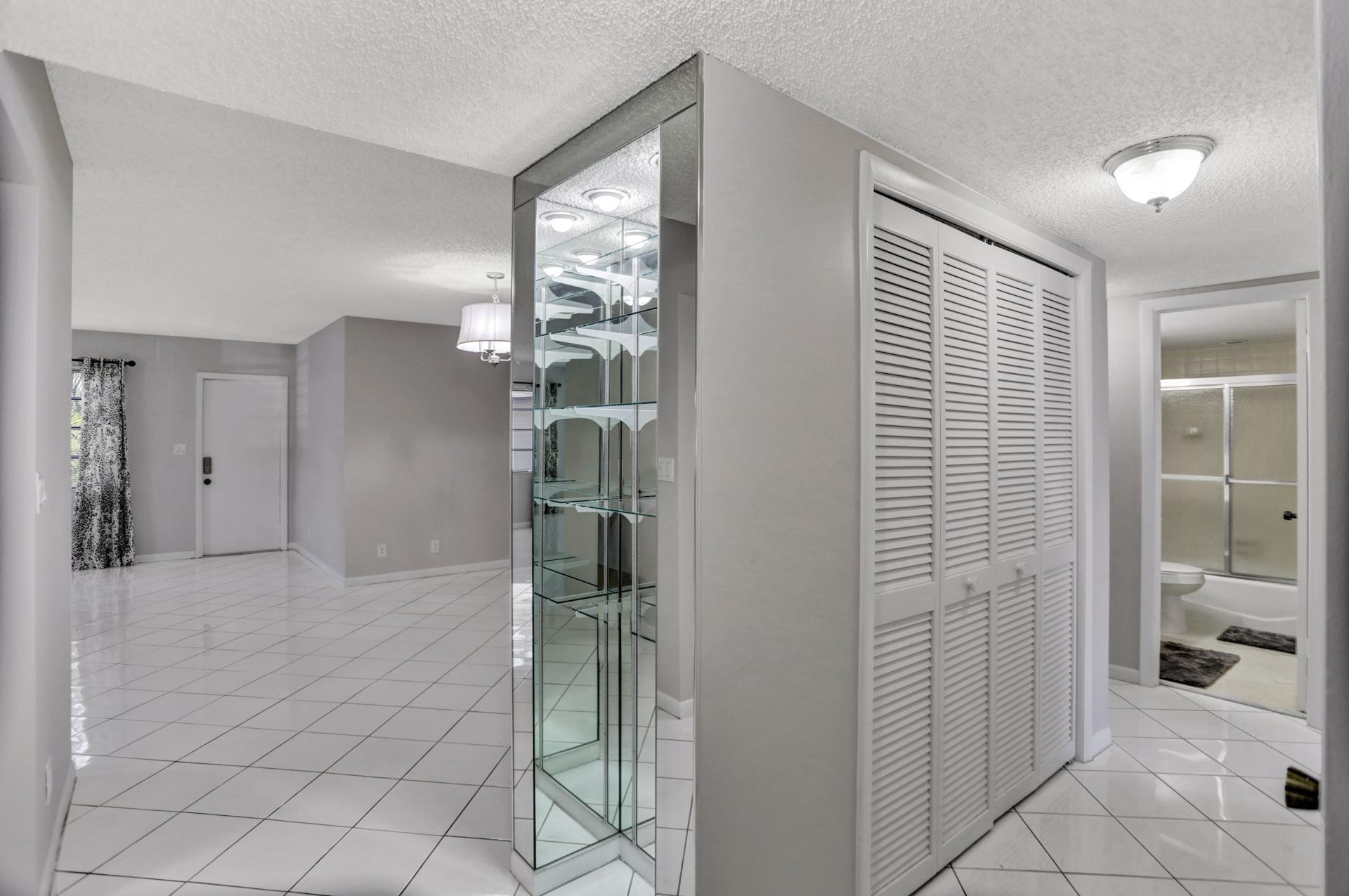 1821 NE 40th Court 307