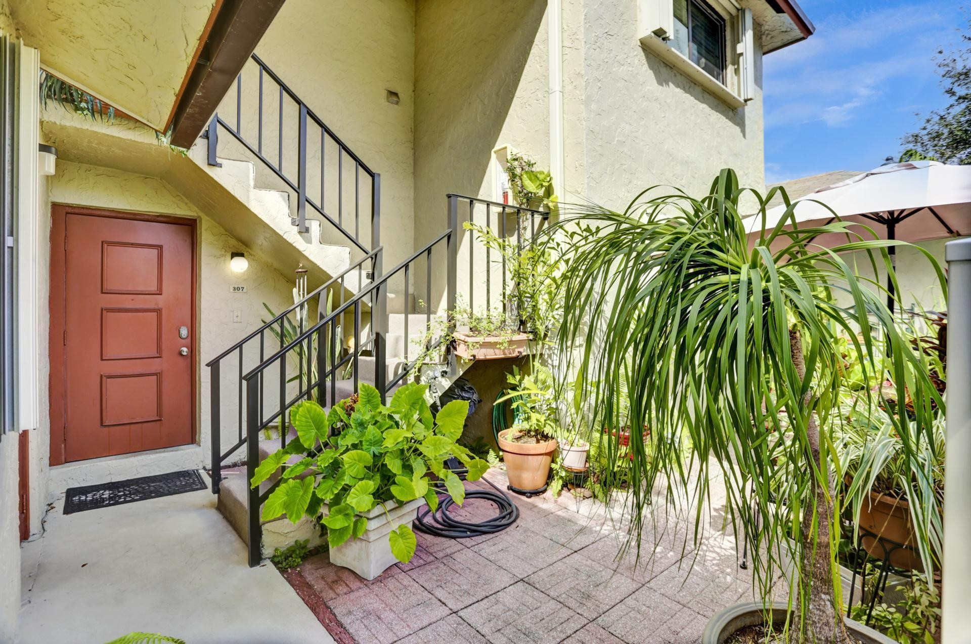 1821 NE 40th Court 307