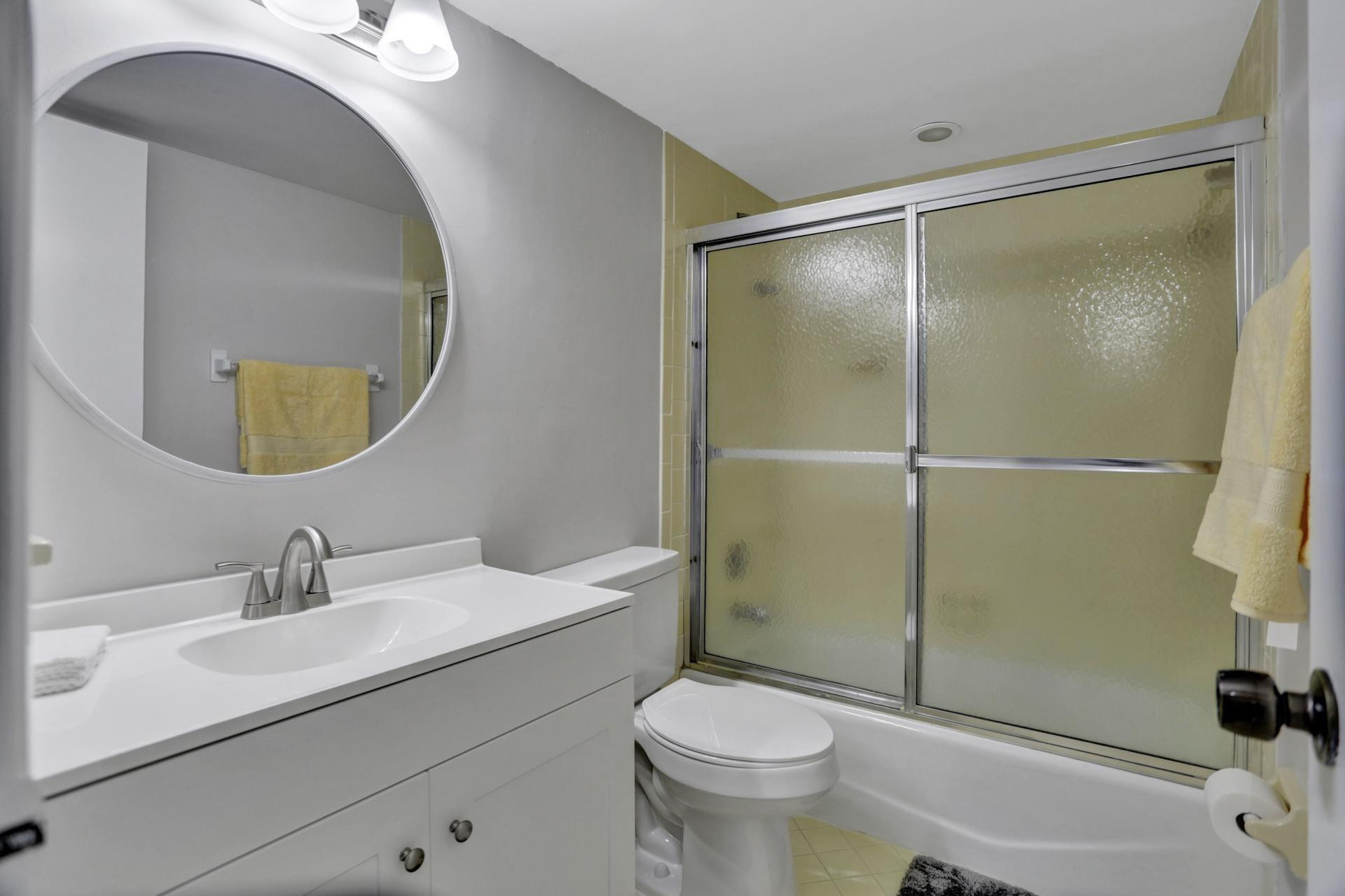 1821 NE 40th Court 307