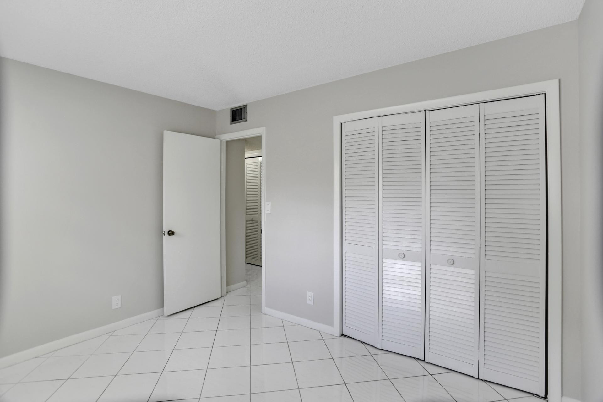 1821 NE 40th Court 307