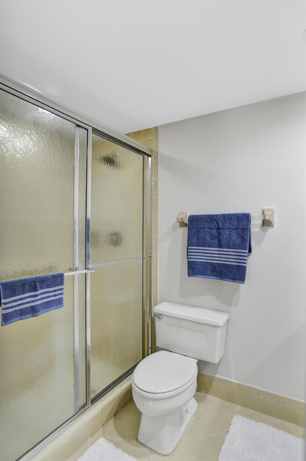 1821 NE 40th Court 307