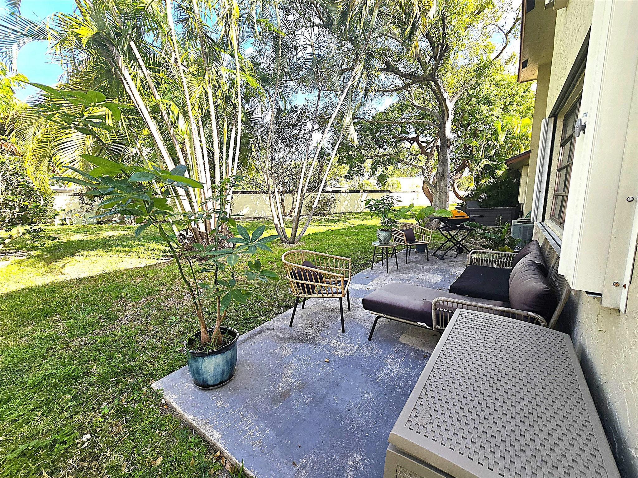 1821 NE 40th Court 307