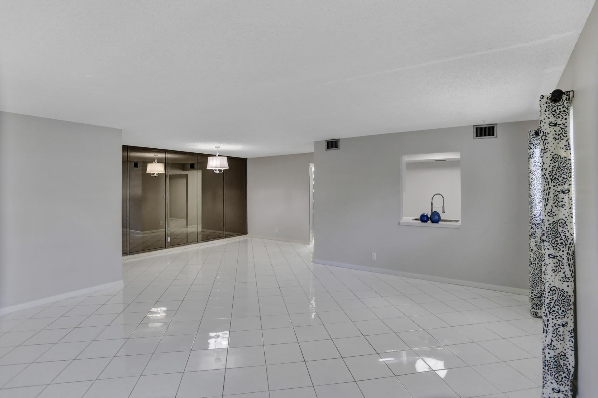 1821 NE 40th Court 307