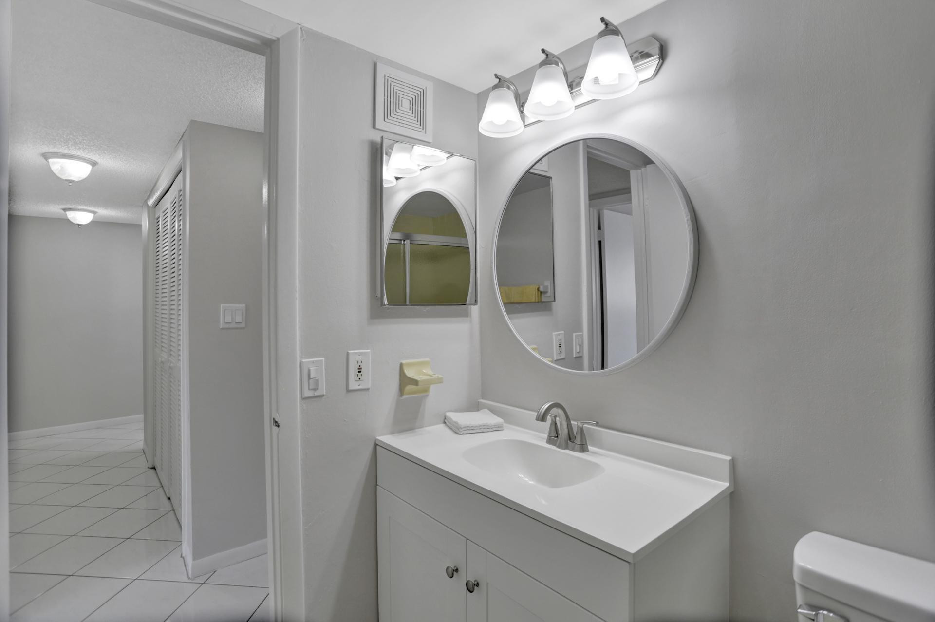 1821 NE 40th Court 307