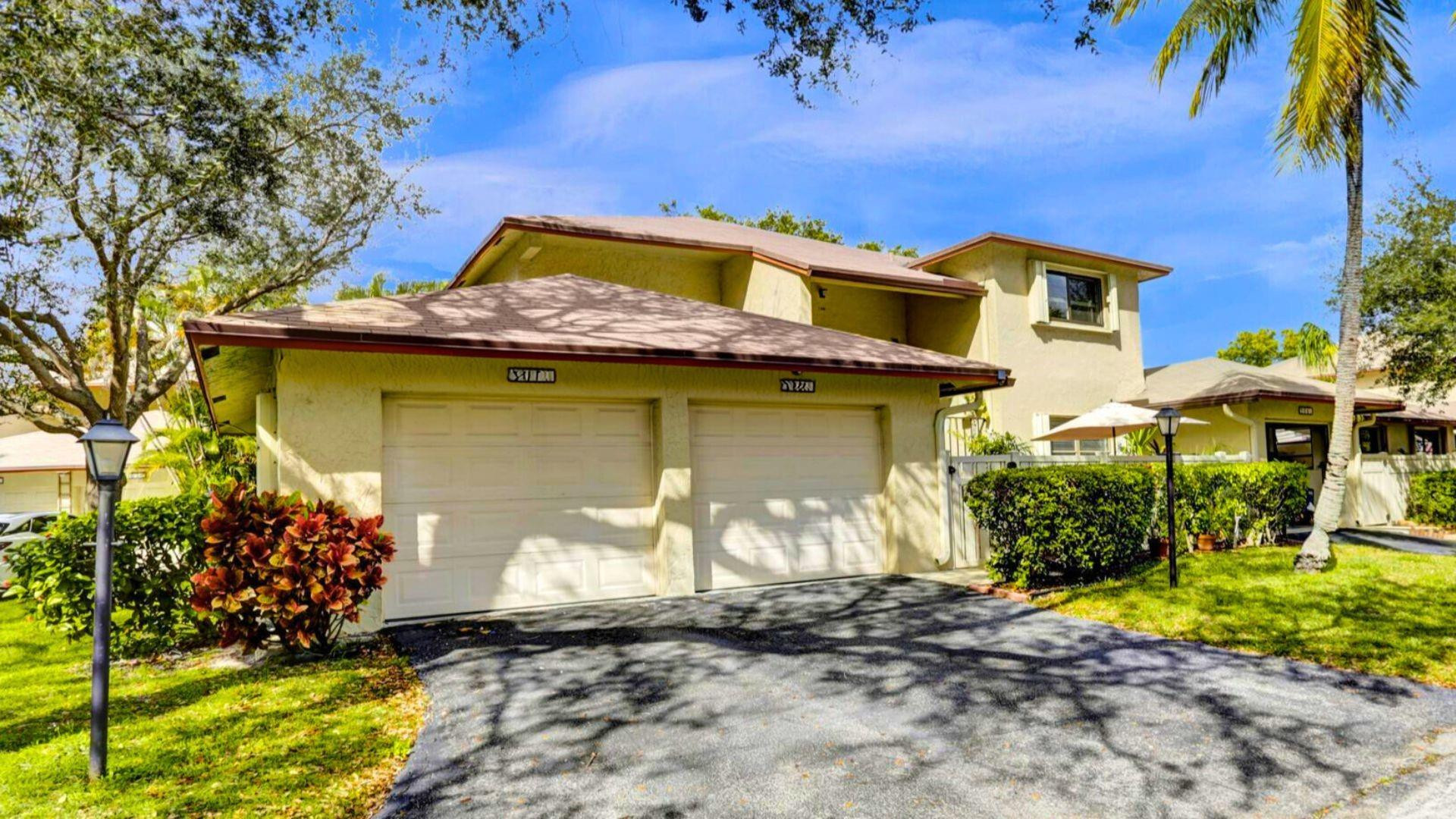 1821 NE 40th Court 307