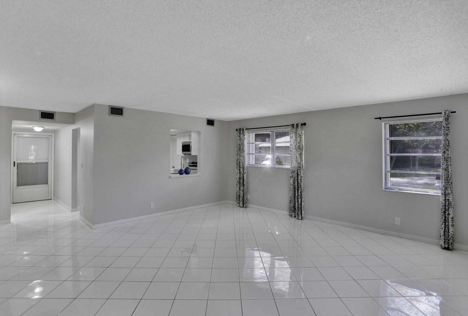 1821 NE 40th Court 307