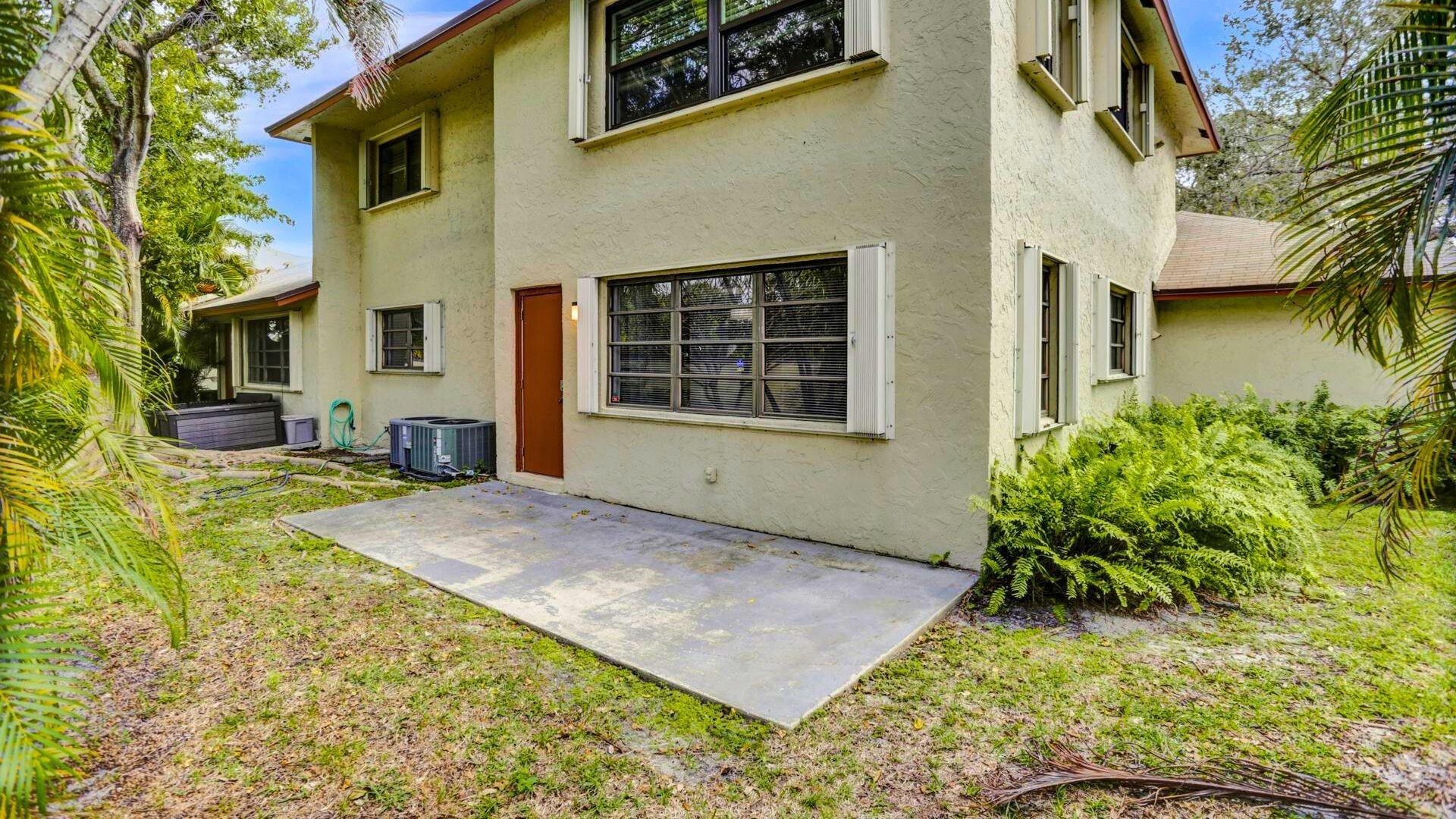 1821 NE 40th Court 307