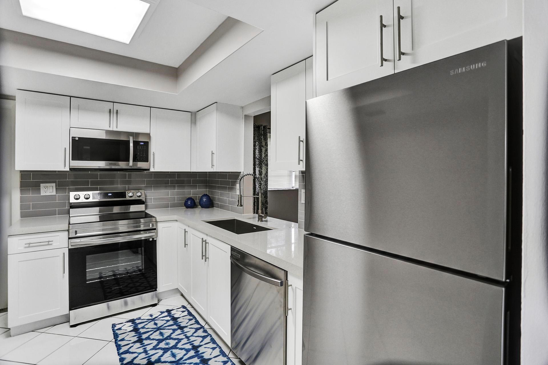 1821 NE 40th Court 307