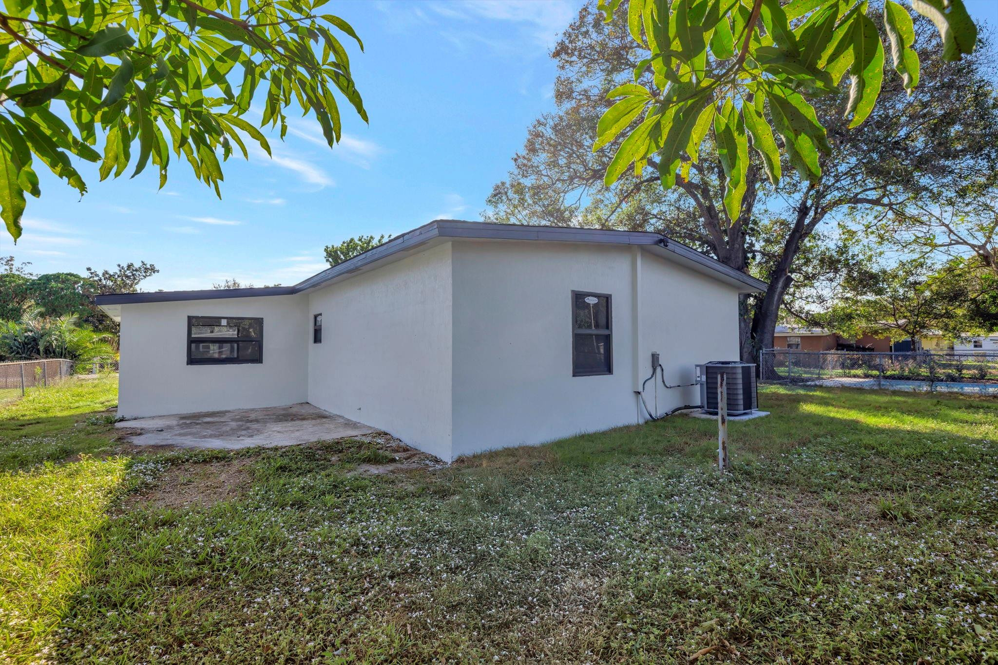 3404 Sloan Road