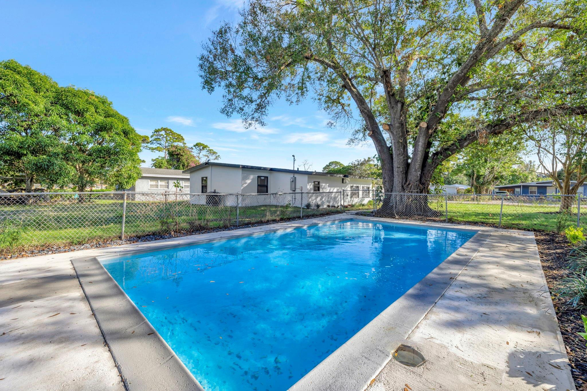 3404 Sloan Road