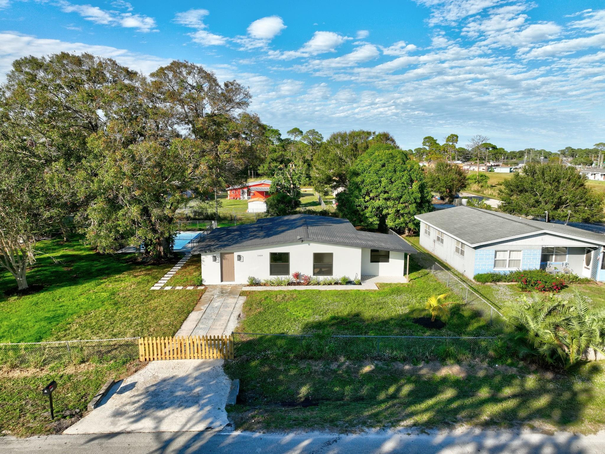3404 Sloan Road