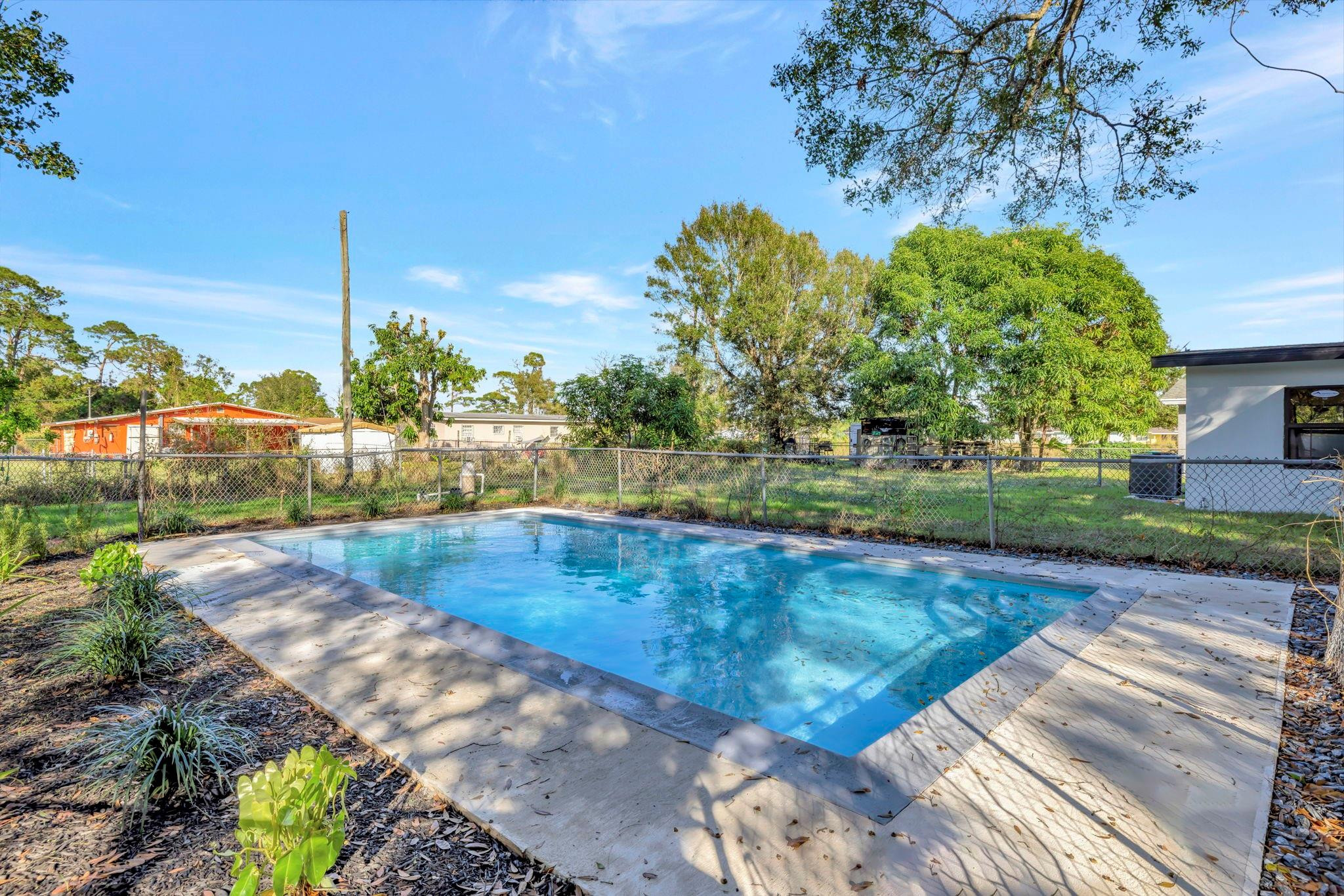 3404 Sloan Road