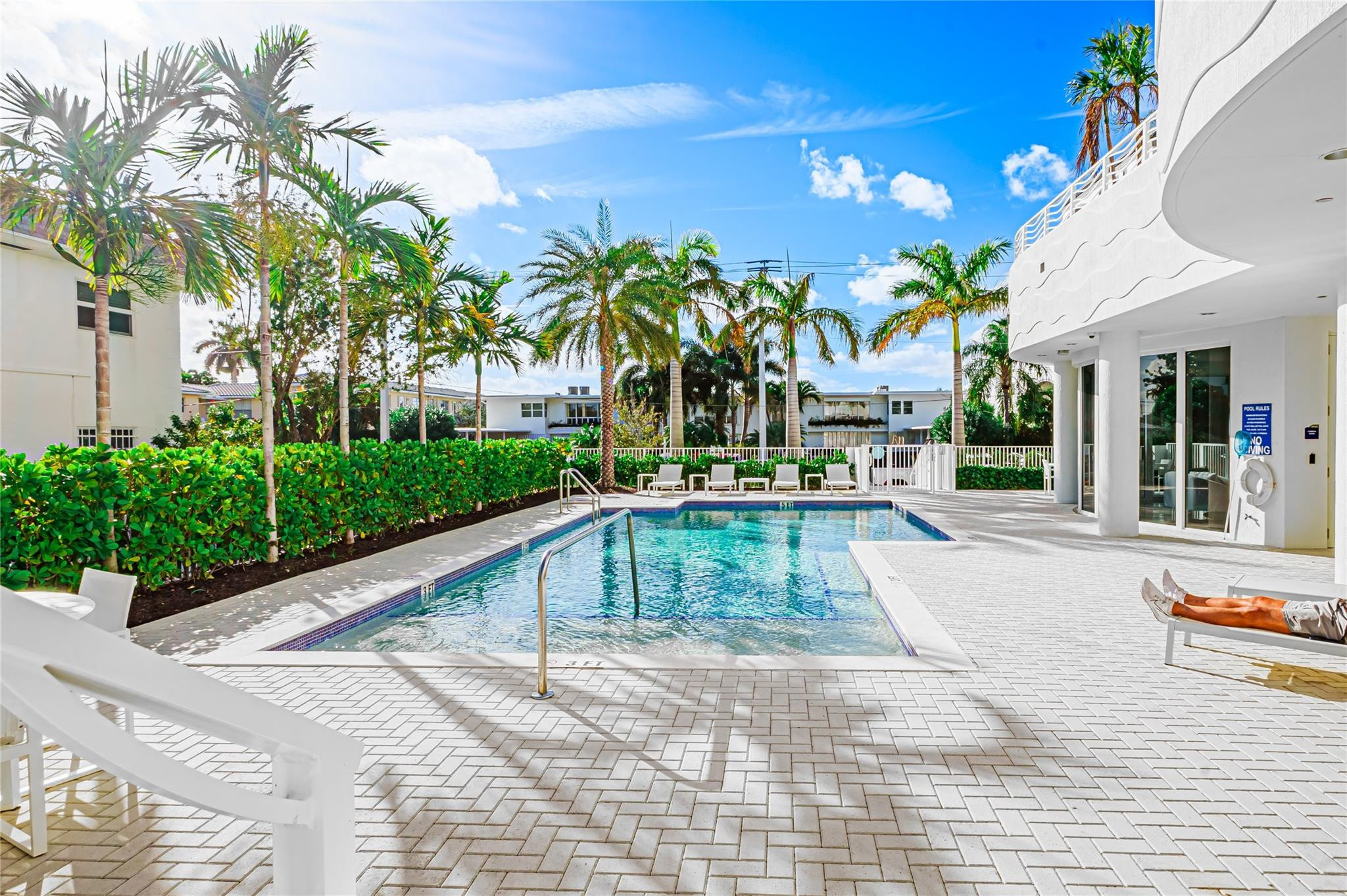 612 Bayshore Drive 402