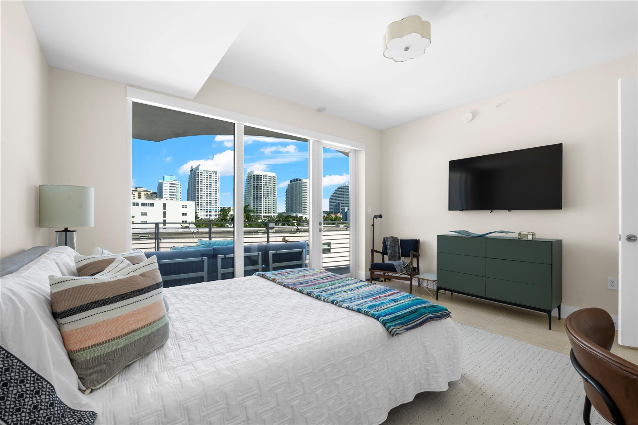 612 Bayshore Drive 402