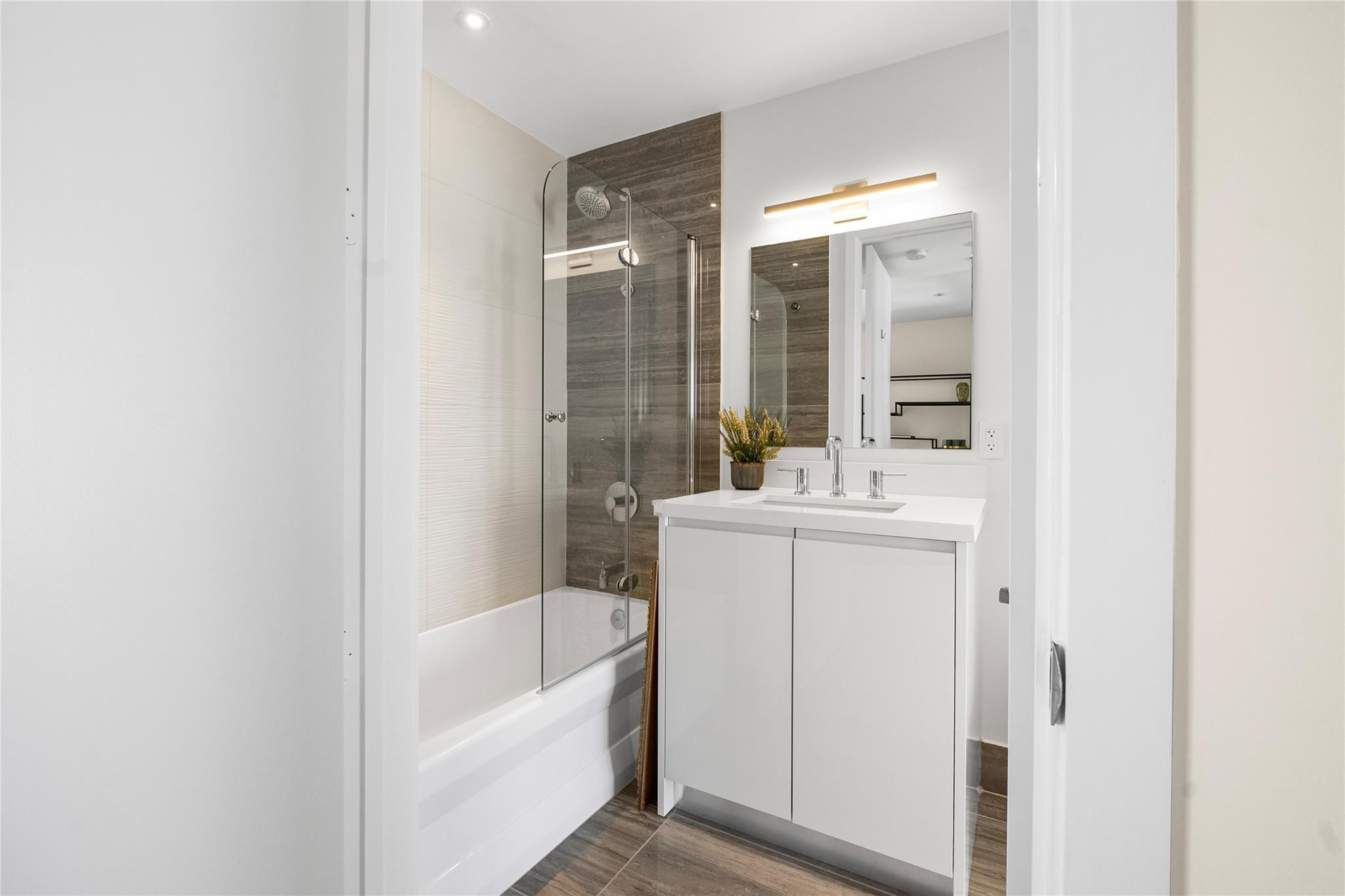 612 Bayshore Drive 402