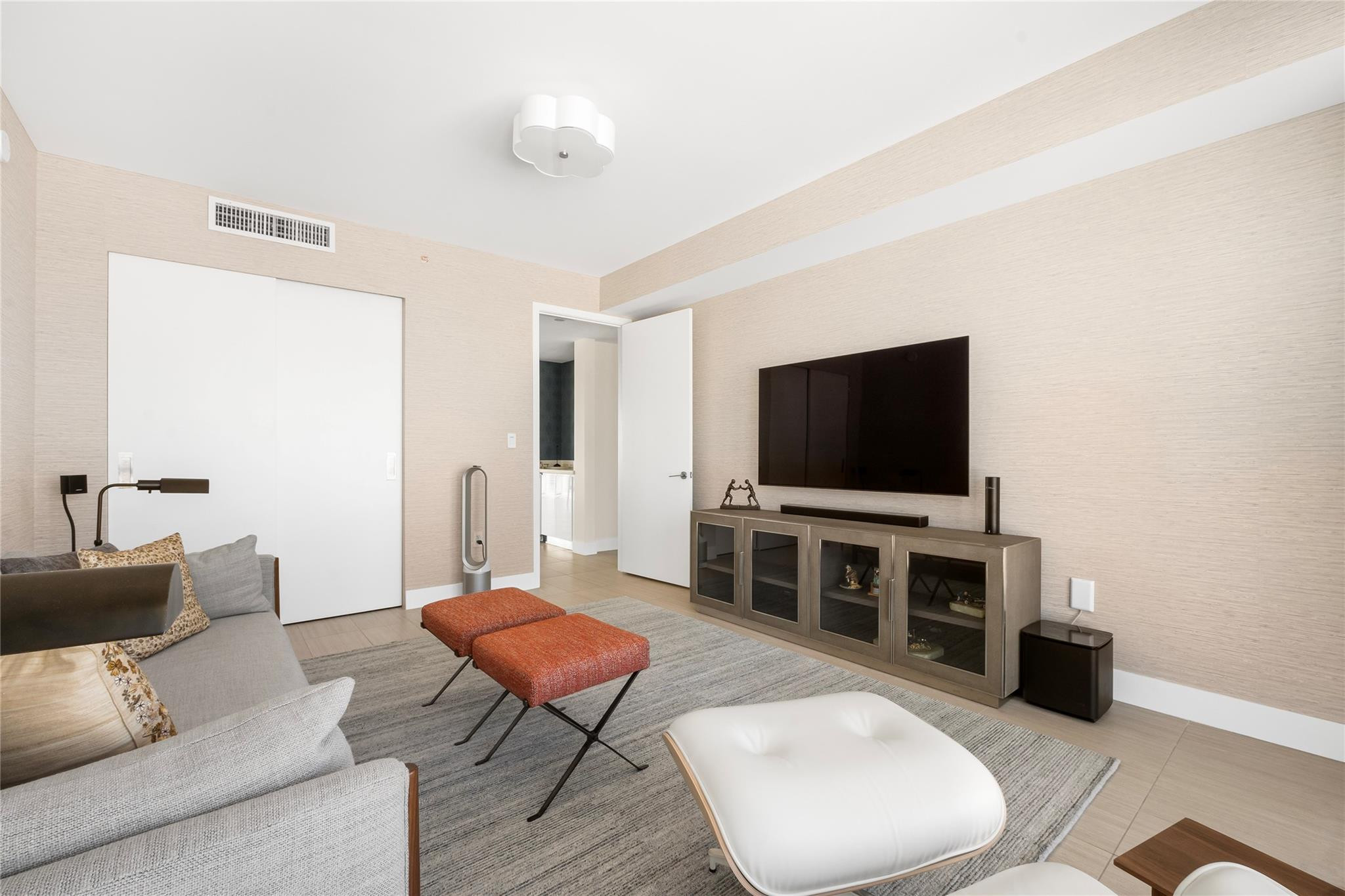 612 Bayshore Drive 402