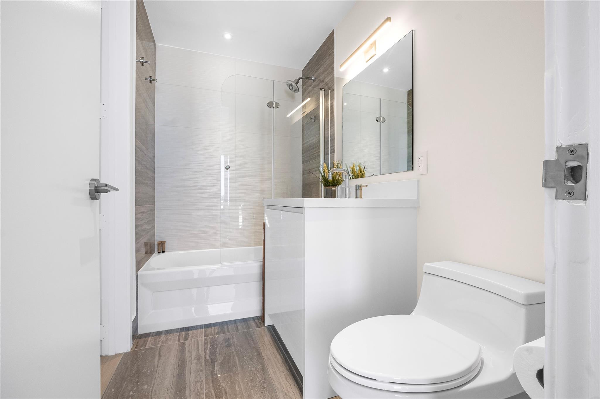 612 Bayshore Drive 402