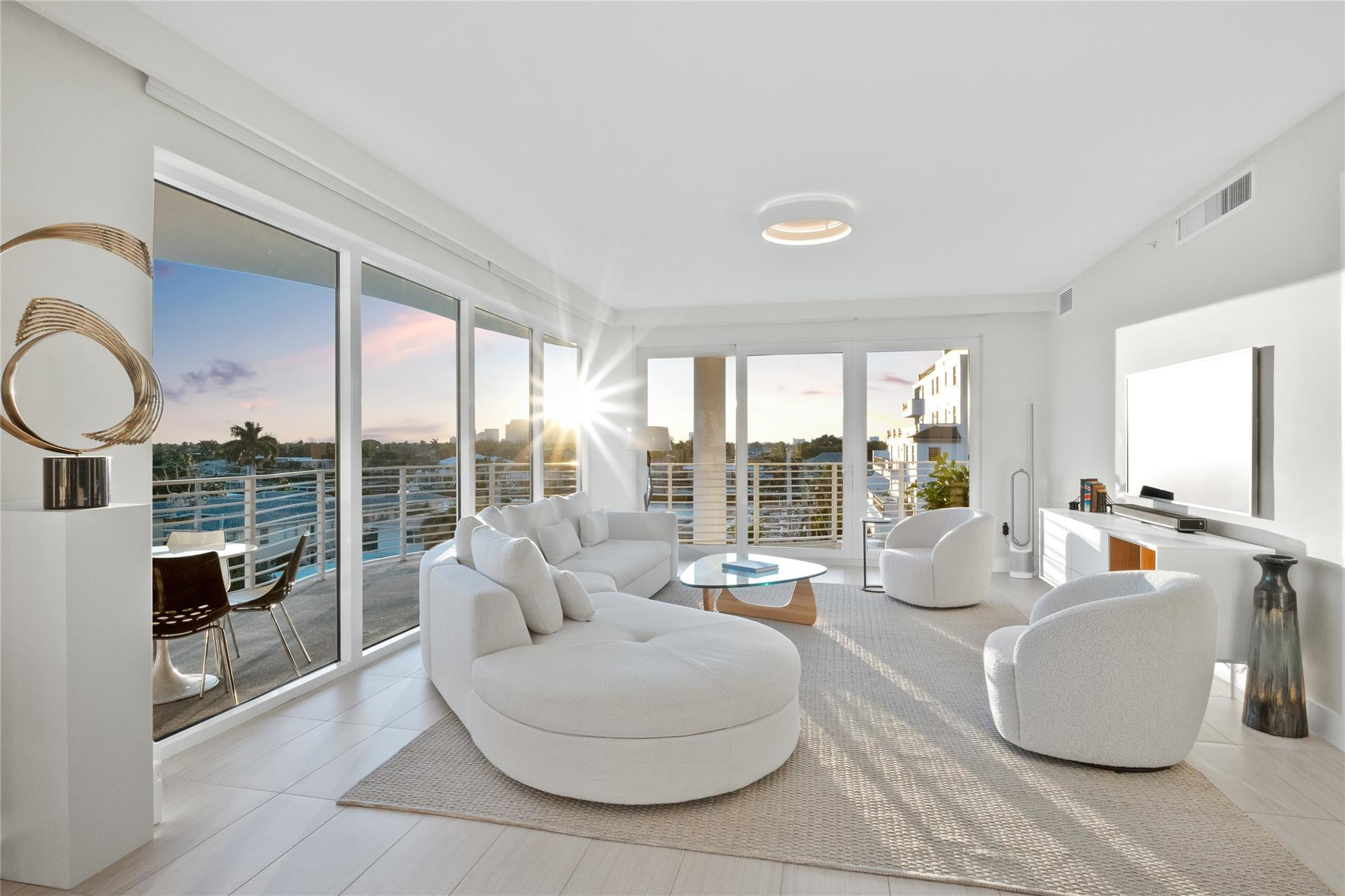 612 Bayshore Drive 402