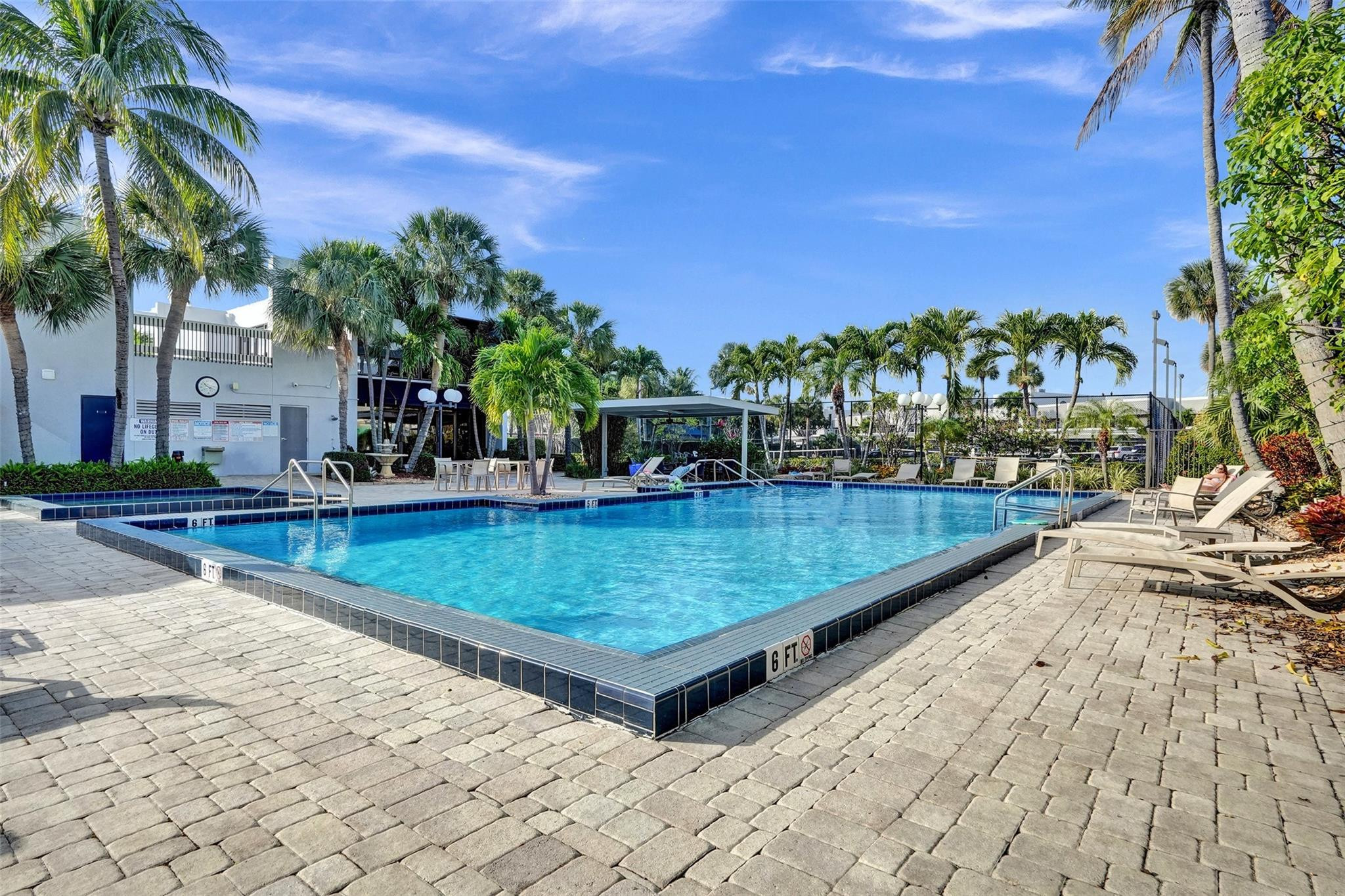 1100 SE 5th Court 85