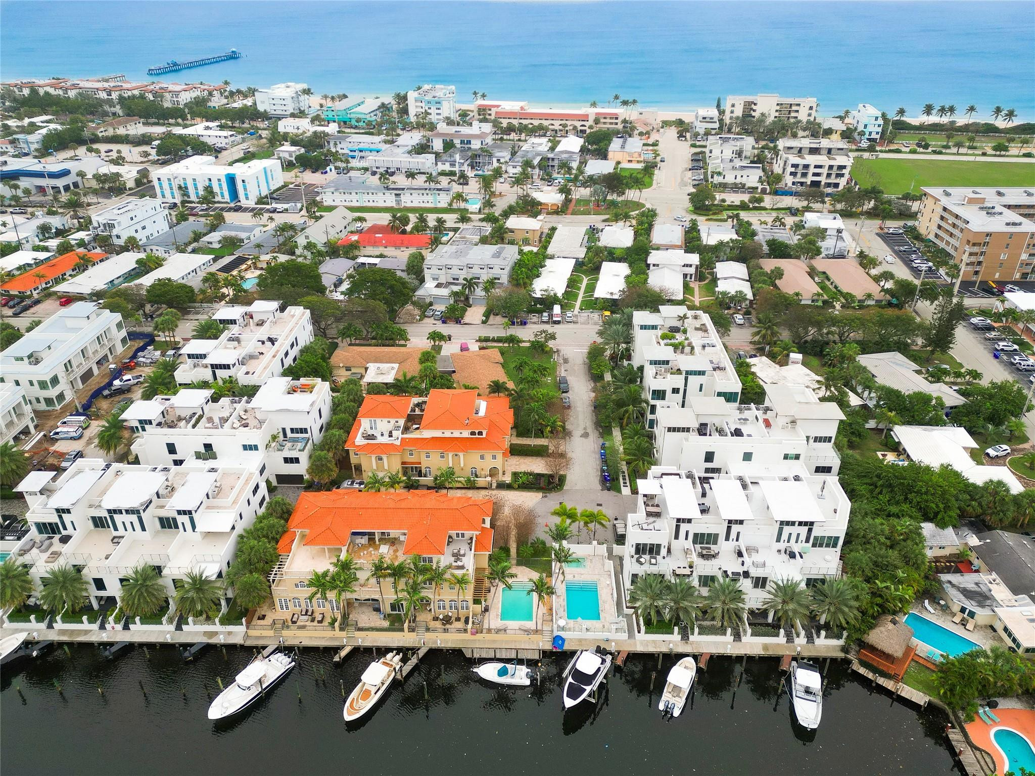 246 Garden Court 246, Lauderdale-By-The-Sea Unit: 246