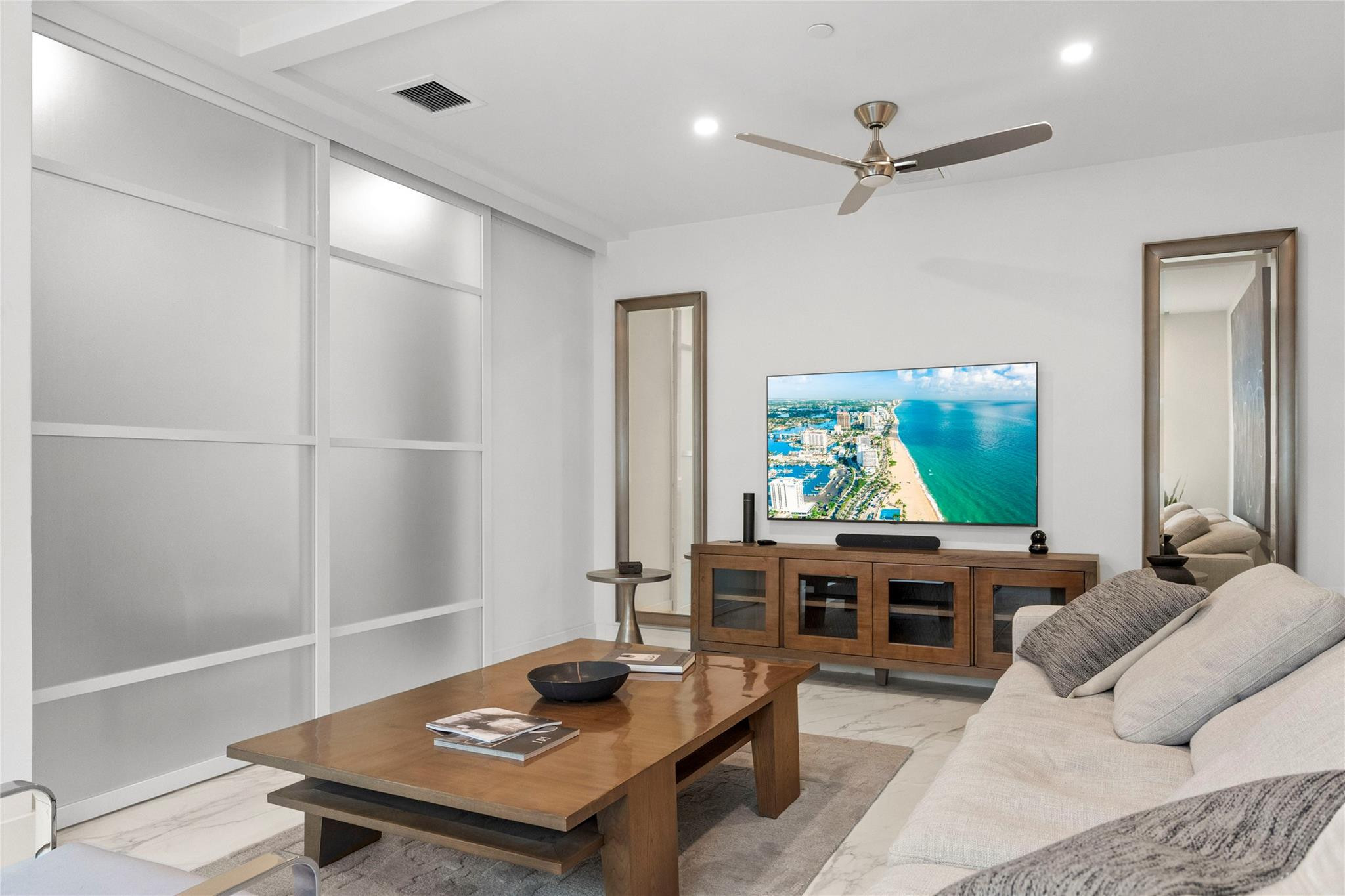 246 Garden Court 246, Lauderdale-By-The-Sea Unit: 246