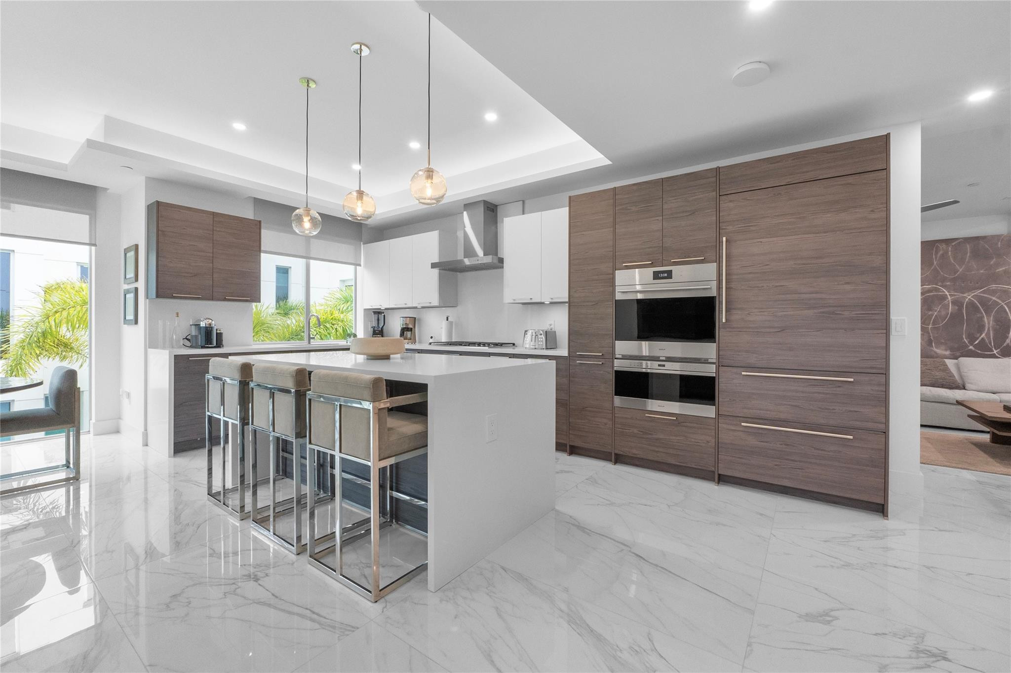 246 Garden Court 246, Lauderdale-By-The-Sea Unit: 246