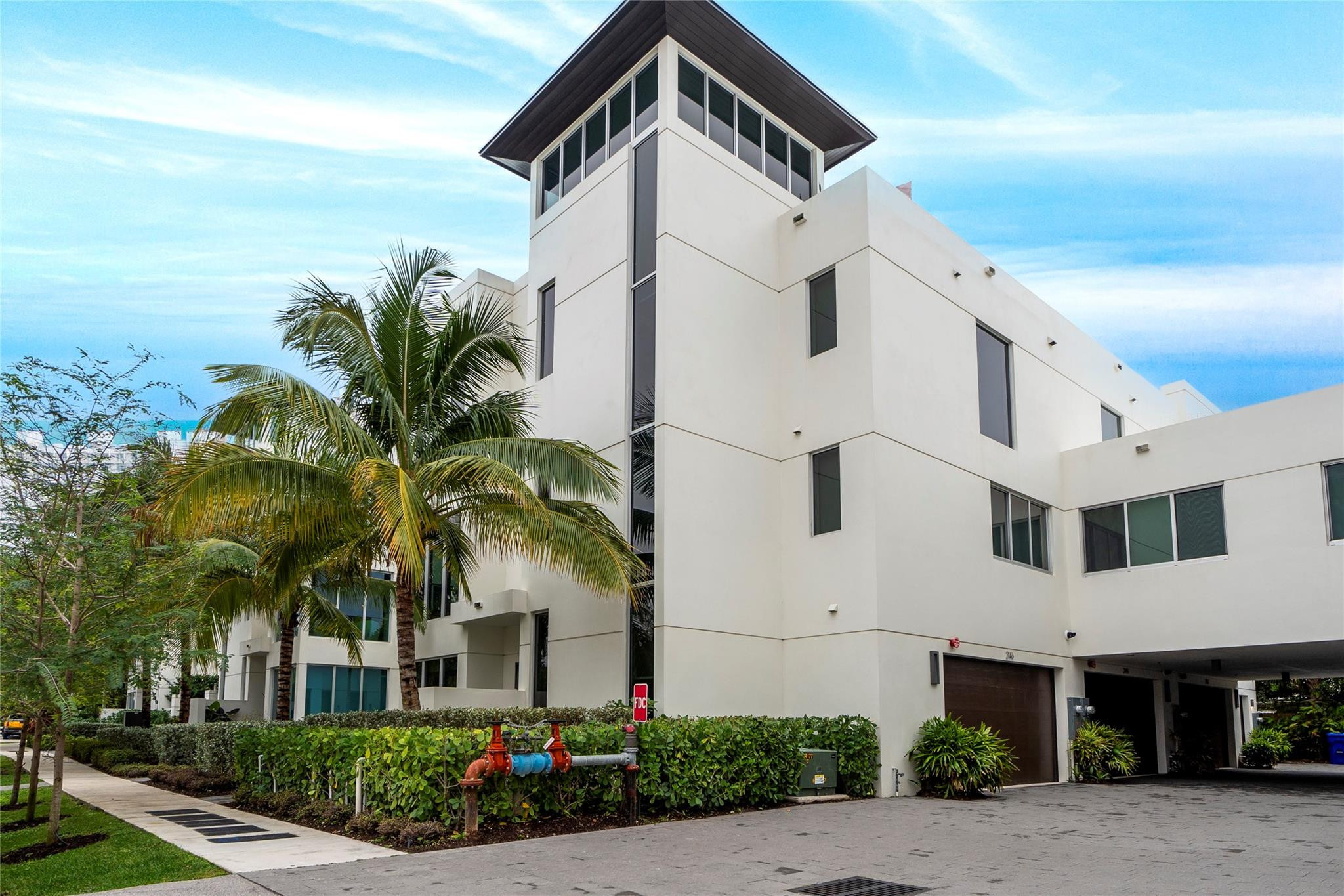 246 Garden Court 246, Lauderdale-By-The-Sea Unit: 246