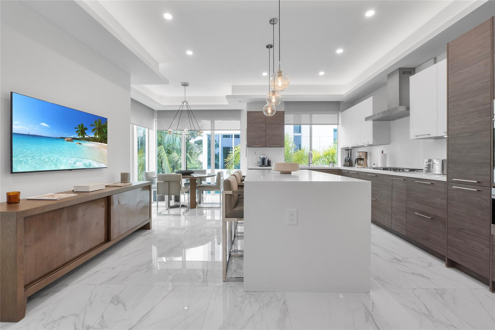 246 Garden Court 246, Lauderdale-By-The-Sea Unit: 246