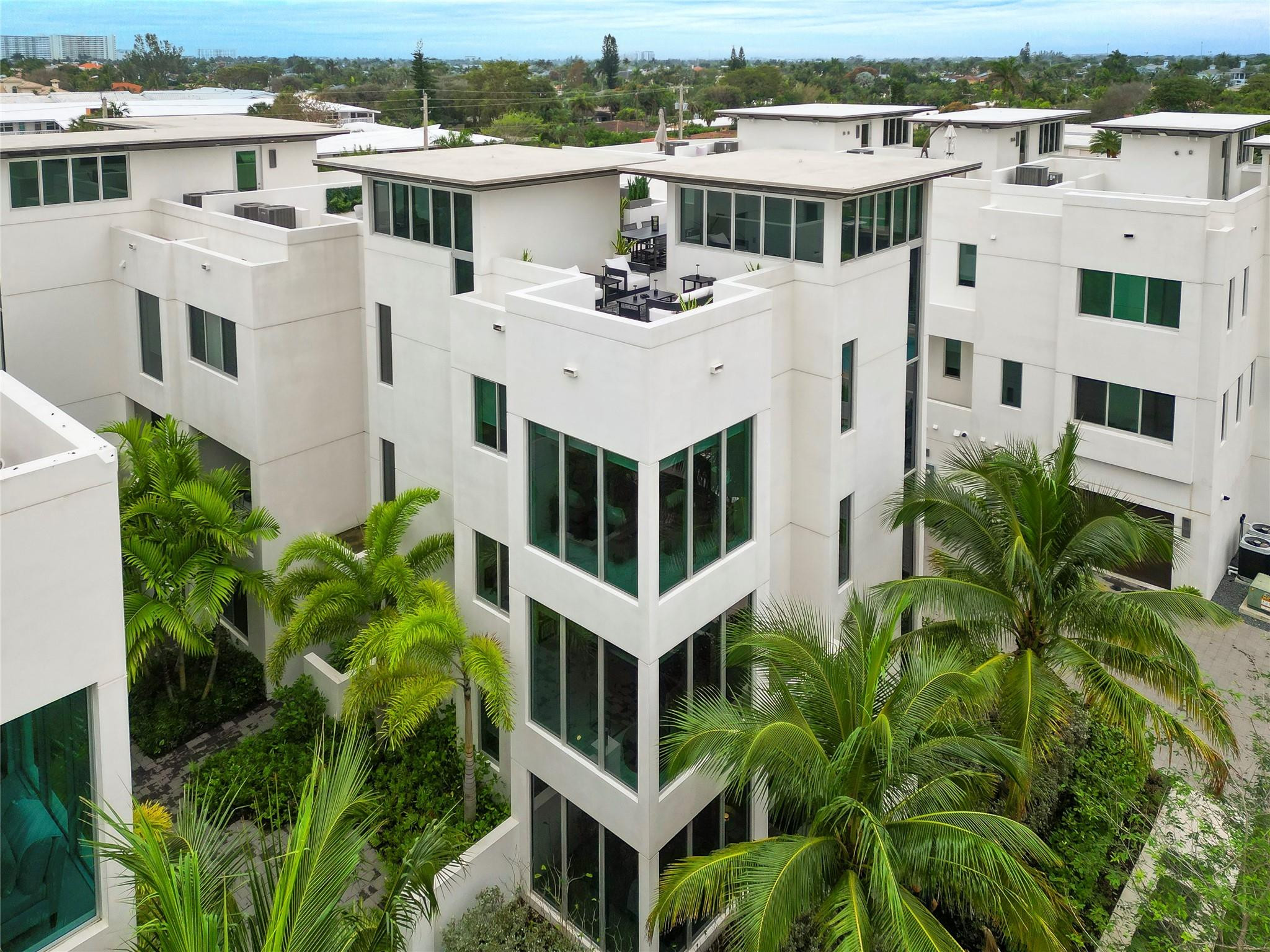 246 Garden Court 246, Lauderdale-By-The-Sea Unit: 246