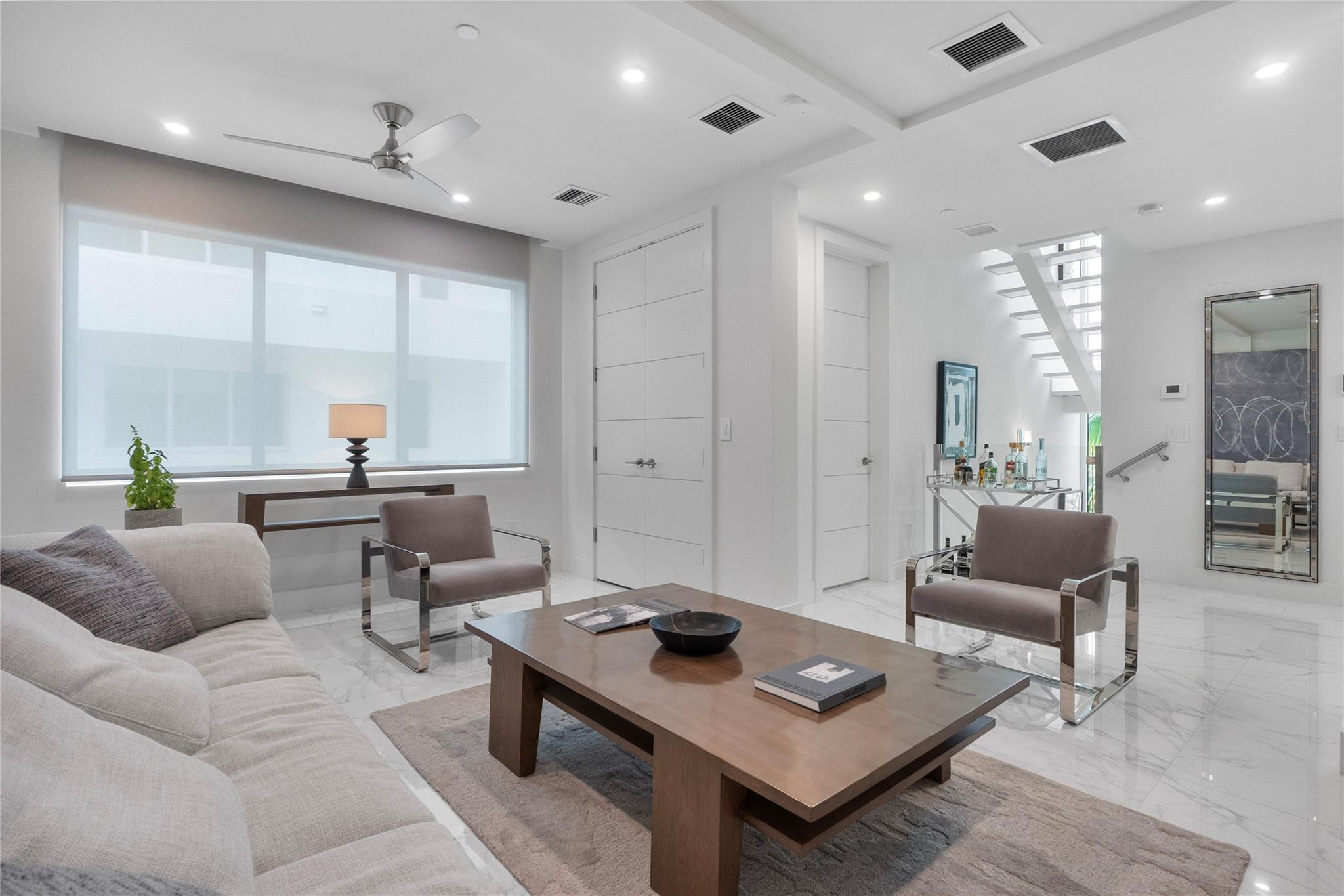 246 Garden Court 246, Lauderdale-By-The-Sea Unit: 246