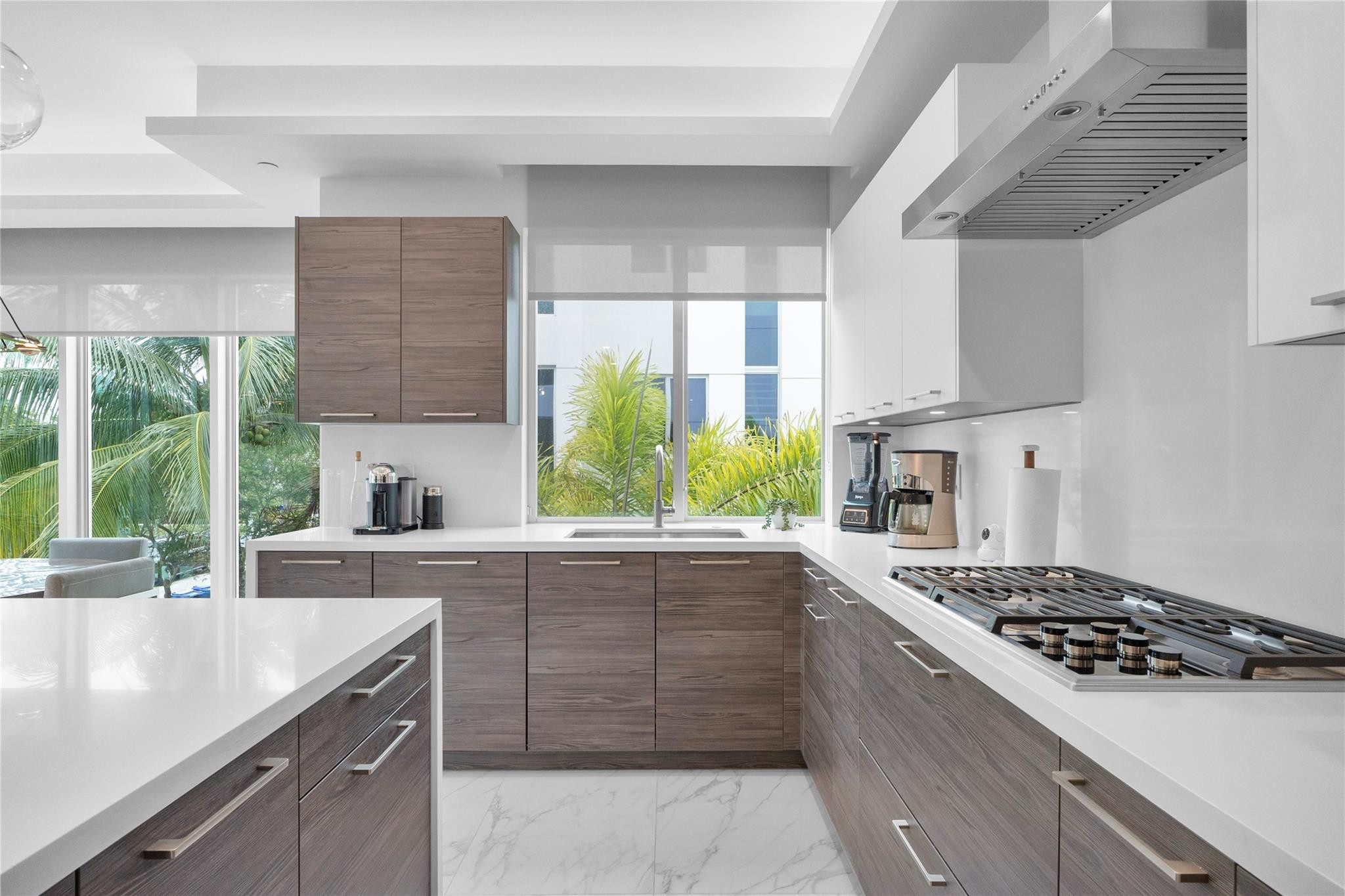 246 Garden Court 246, Lauderdale-By-The-Sea Unit: 246