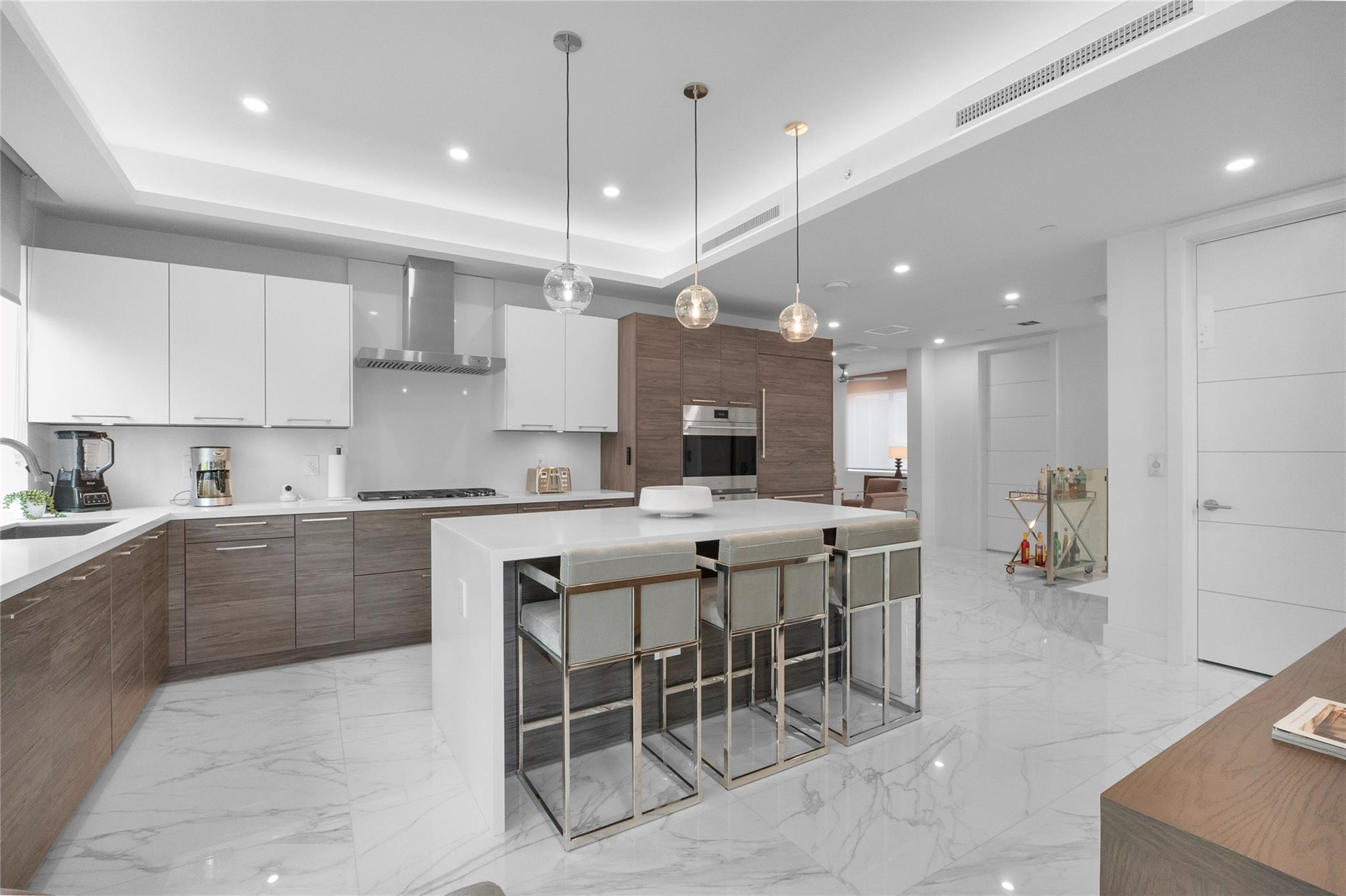 246 Garden Court 246, Lauderdale-By-The-Sea Unit: 246