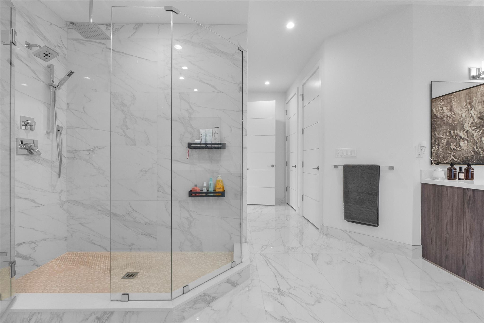 246 Garden Court 246, Lauderdale-By-The-Sea Unit: 246