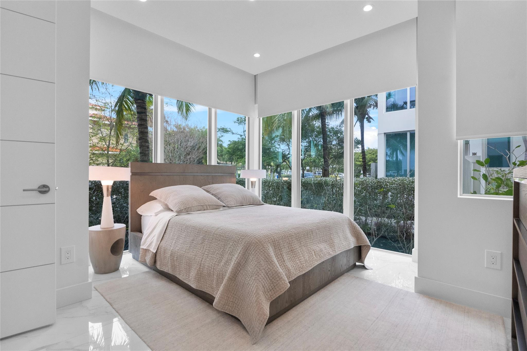 246 Garden Court 246, Lauderdale-By-The-Sea Unit: 246