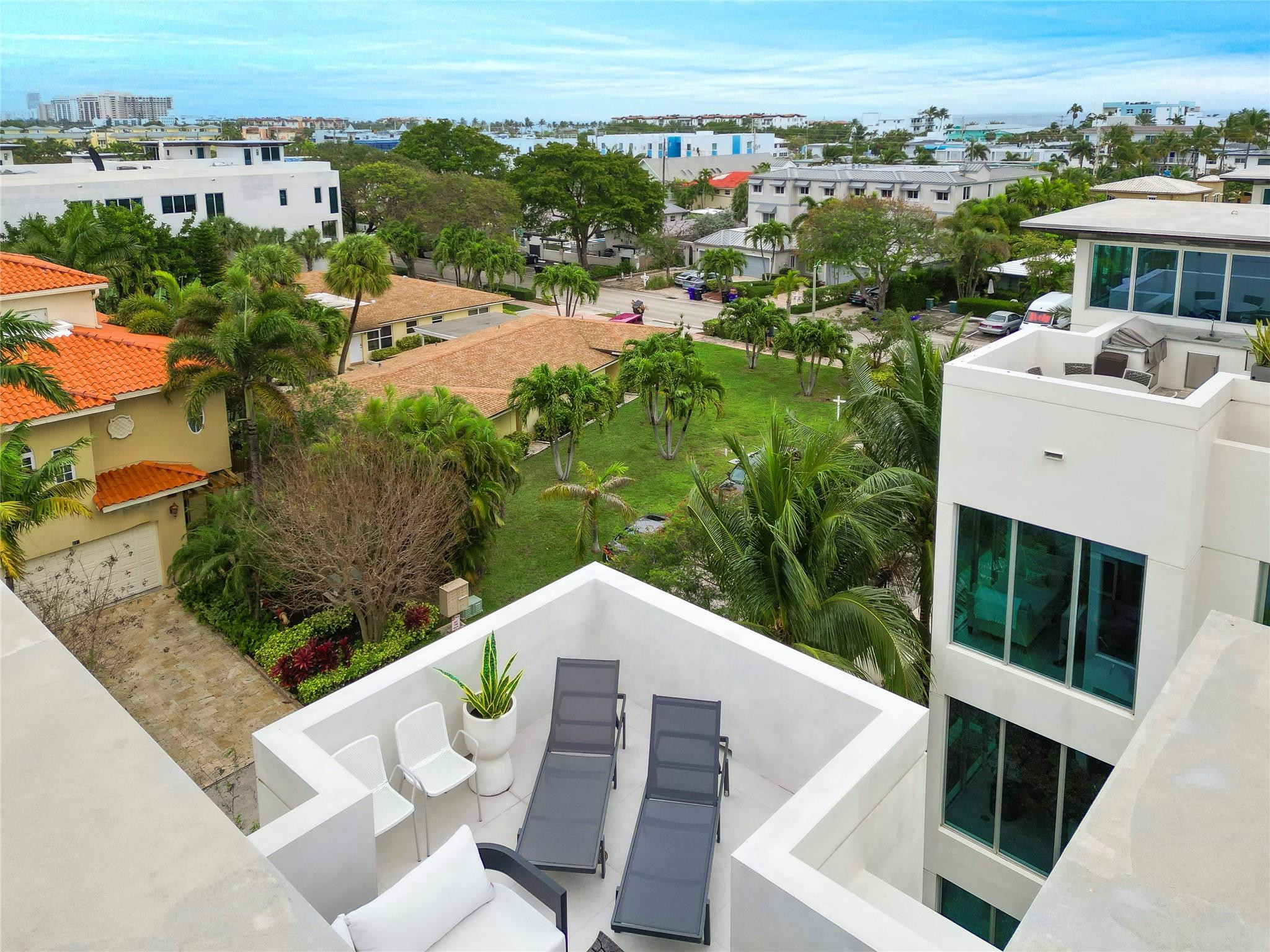 246 Garden Court 246, Lauderdale-By-The-Sea Unit: 246